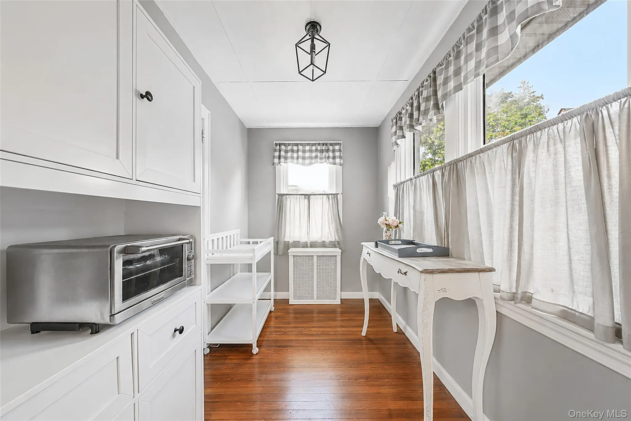 750 Howard Avenue, Babylon, NY, 3 Bedrooms Bedrooms, 7 Rooms Rooms,1 BathroomBathrooms,Residential,For Rent,Howard,0,1041271 750 Howard Avenue, Babylon, NY, 3 Bedrooms Bedrooms, 7 Rooms Rooms,1 BathroomBathrooms,Residential,For Rent,Howard,0,1041271