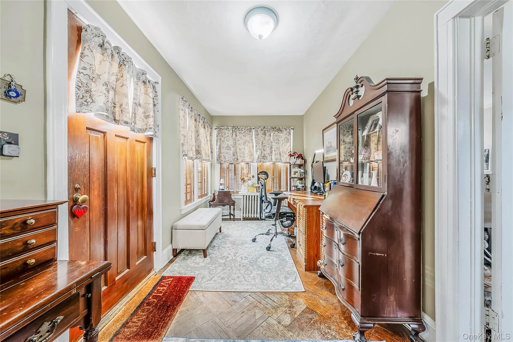 750 Howard Avenue, Babylon, NY, 3 Bedrooms Bedrooms, 7 Rooms Rooms,1 BathroomBathrooms,Residential,For Rent,Howard,0,1041271 750 Howard Avenue, Babylon, NY, 3 Bedrooms Bedrooms, 7 Rooms Rooms,1 BathroomBathrooms,Residential,For Rent,Howard,0,1041271