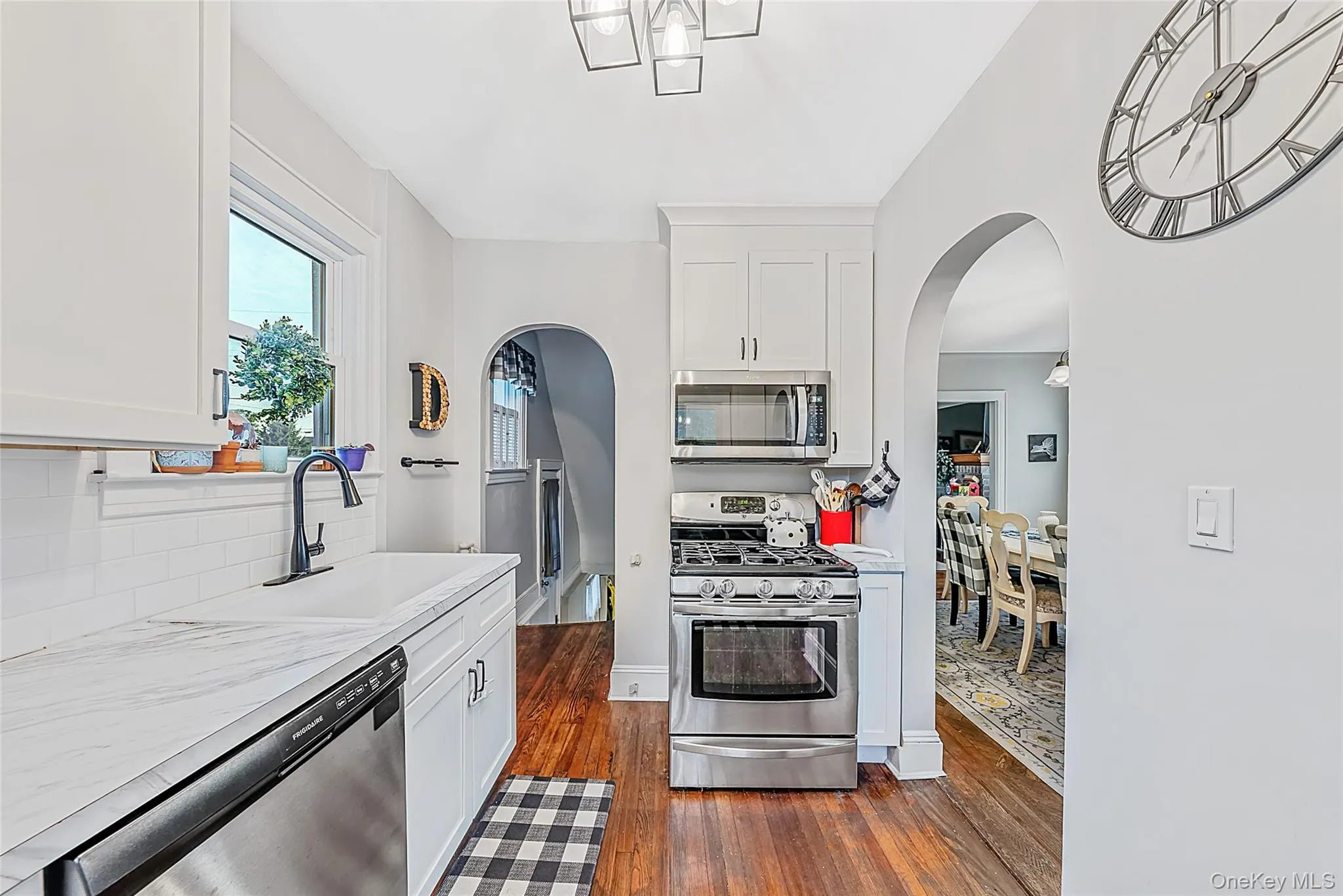 750 Howard Avenue, Babylon, NY, 3 Bedrooms Bedrooms, 7 Rooms Rooms,1 BathroomBathrooms,Residential,For Rent,Howard,0,1041271 750 Howard Avenue, Babylon, NY, 3 Bedrooms Bedrooms, 7 Rooms Rooms,1 BathroomBathrooms,Residential,For Rent,Howard,0,1041271