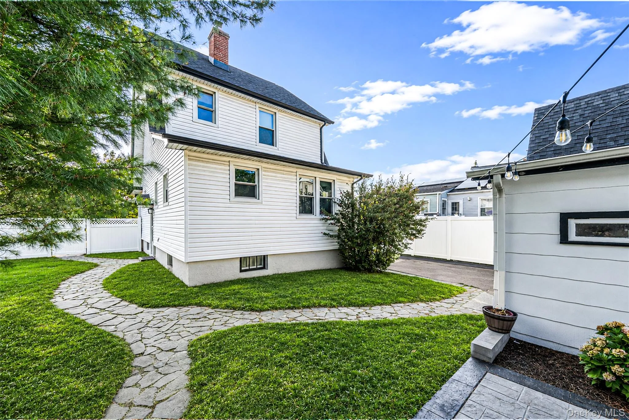 750 Howard Avenue, Babylon, NY, 3 Bedrooms Bedrooms, 7 Rooms Rooms,1 BathroomBathrooms,Residential,For Rent,Howard,0,1041271 750 Howard Avenue, Babylon, NY, 3 Bedrooms Bedrooms, 7 Rooms Rooms,1 BathroomBathrooms,Residential,For Rent,Howard,0,1041271