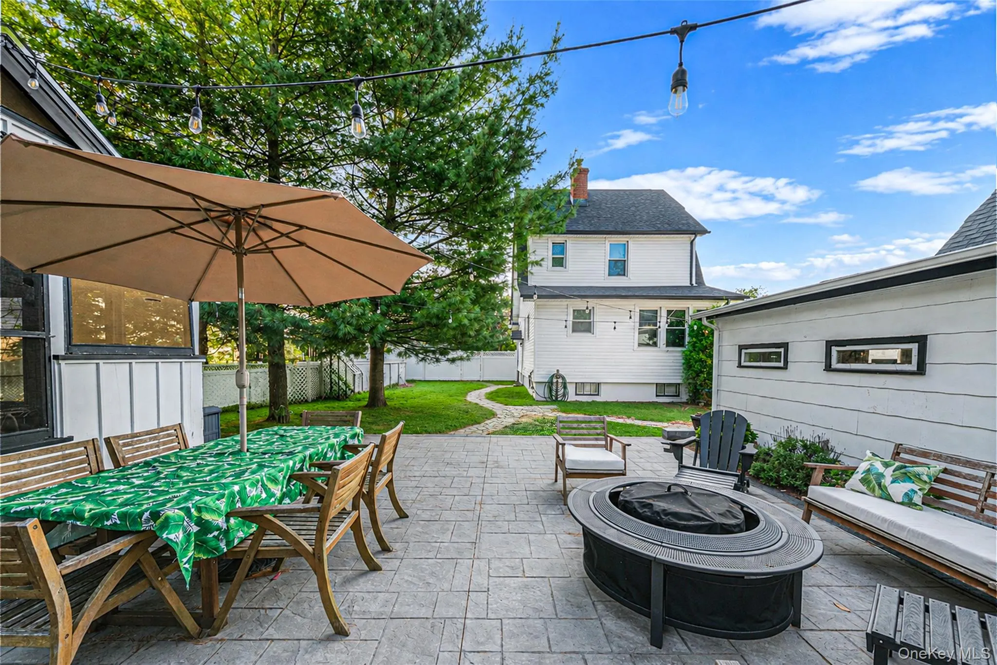 750 Howard Avenue, Babylon, NY, 3 Bedrooms Bedrooms, 7 Rooms Rooms,1 BathroomBathrooms,Residential,For Rent,Howard,0,1041271 750 Howard Avenue, Babylon, NY, 3 Bedrooms Bedrooms, 7 Rooms Rooms,1 BathroomBathrooms,Residential,For Rent,Howard,0,1041271
