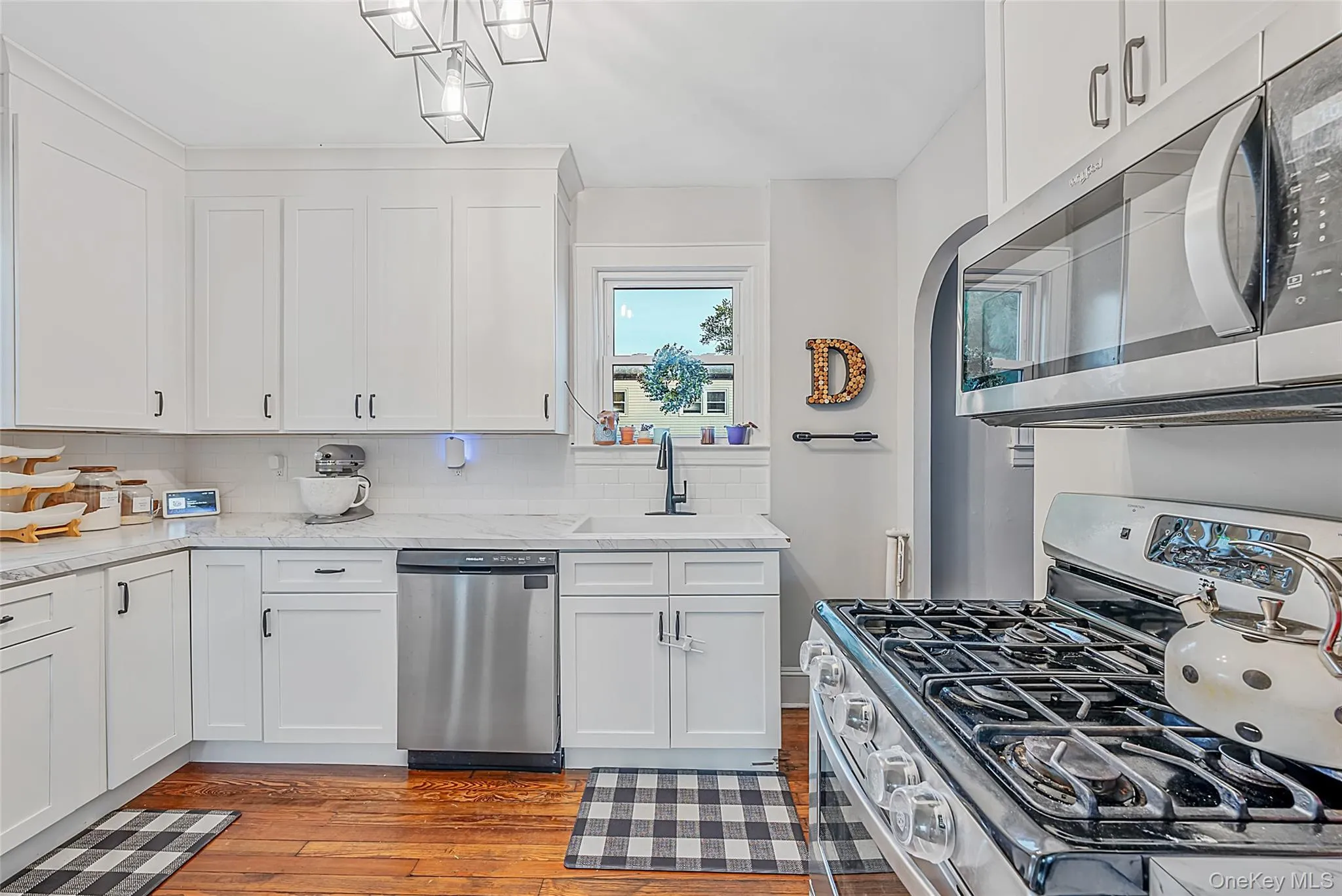 750 Howard Avenue, Babylon, NY, 3 Bedrooms Bedrooms, 7 Rooms Rooms,1 BathroomBathrooms,Residential,For Rent,Howard,0,1041271 750 Howard Avenue, Babylon, NY, 3 Bedrooms Bedrooms, 7 Rooms Rooms,1 BathroomBathrooms,Residential,For Rent,Howard,0,1041271