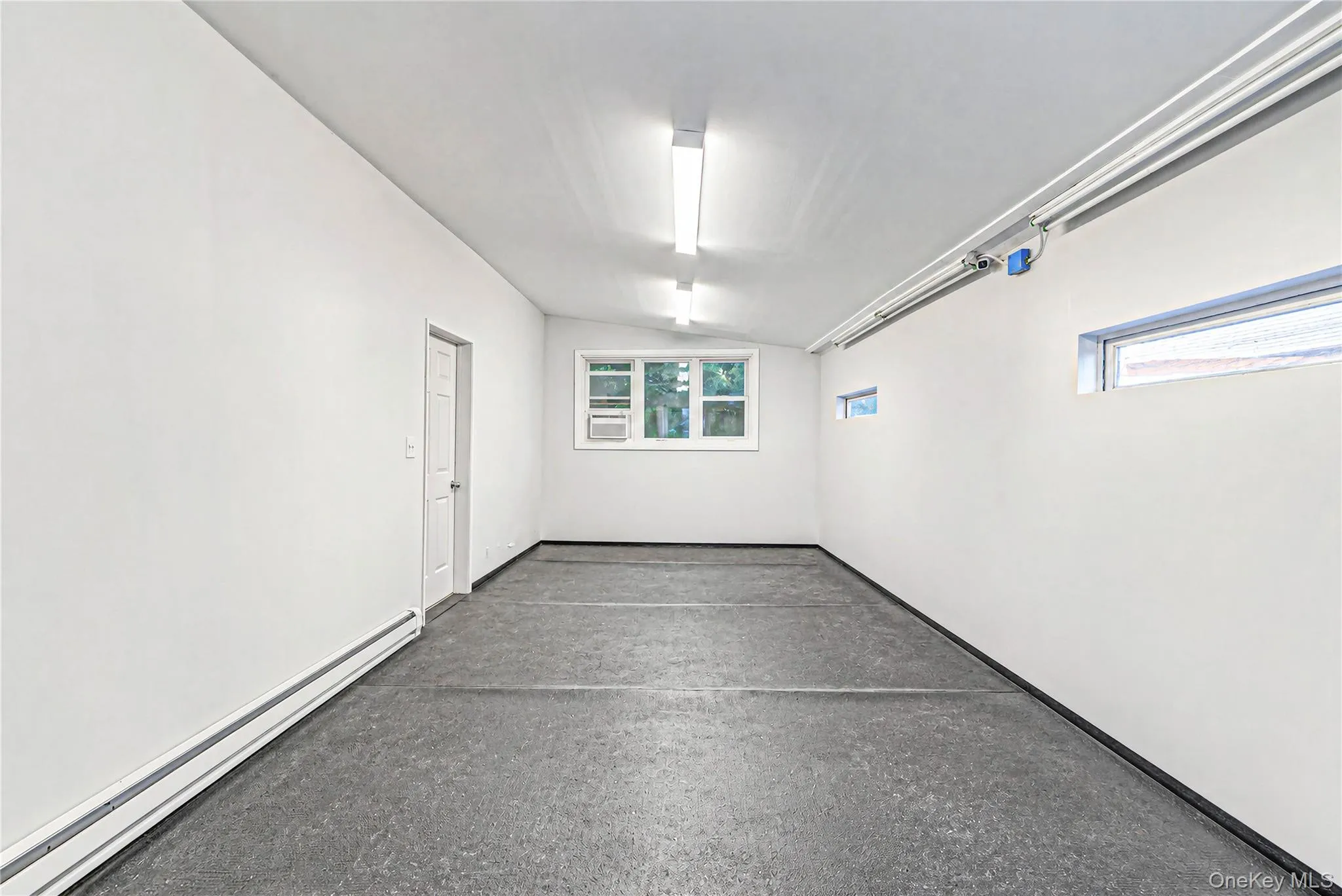 750 Howard Avenue, Babylon, NY, 3 Bedrooms Bedrooms, 7 Rooms Rooms,1 BathroomBathrooms,Residential,For Rent,Howard,0,1041271 750 Howard Avenue, Babylon, NY, 3 Bedrooms Bedrooms, 7 Rooms Rooms,1 BathroomBathrooms,Residential,For Rent,Howard,0,1041271