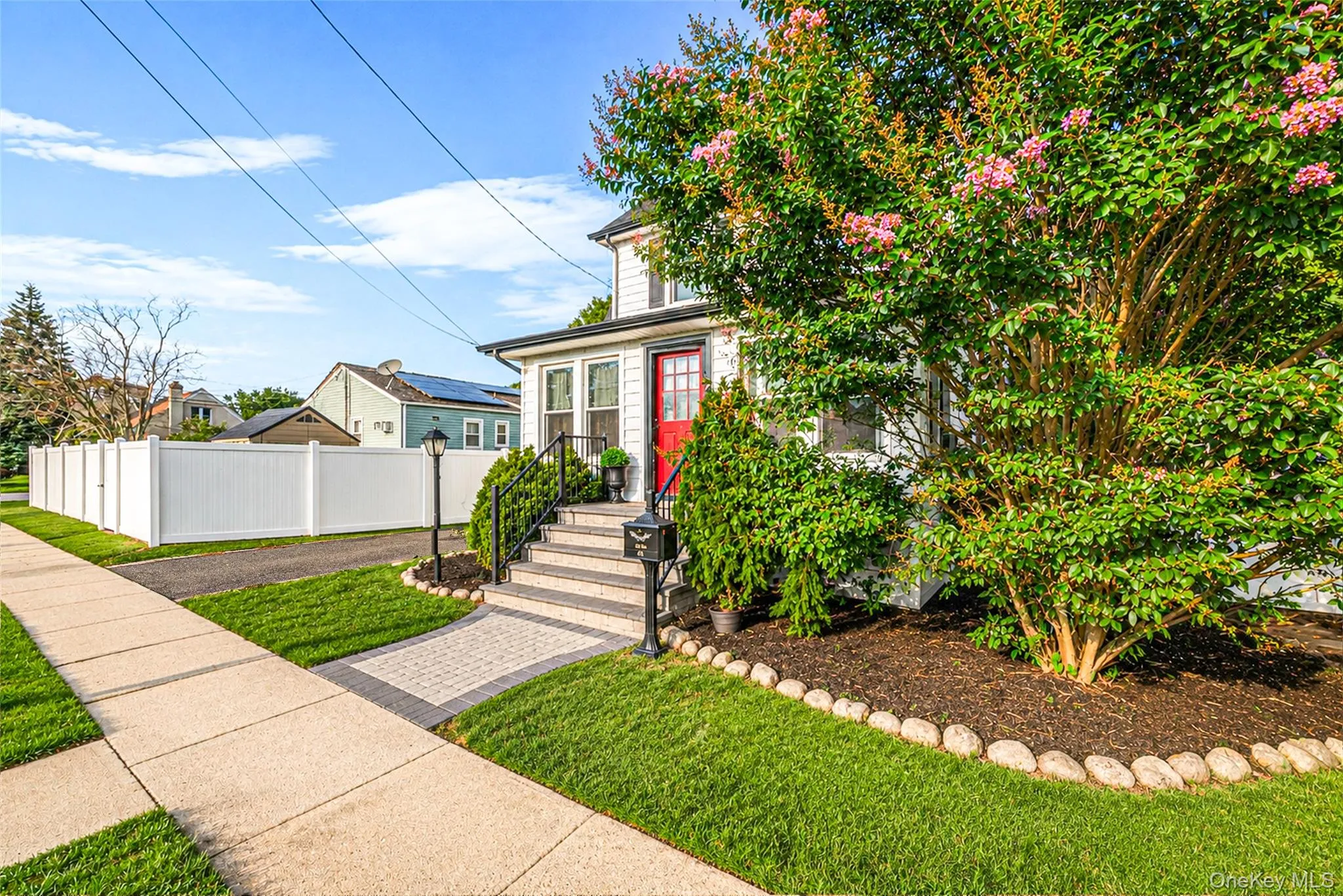 750 Howard Avenue, Babylon, NY, 3 Bedrooms Bedrooms, 7 Rooms Rooms,1 BathroomBathrooms,Residential,For Rent,Howard,0,1041271 750 Howard Avenue, Babylon, NY, 3 Bedrooms Bedrooms, 7 Rooms Rooms,1 BathroomBathrooms,Residential,For Rent,Howard,0,1041271
