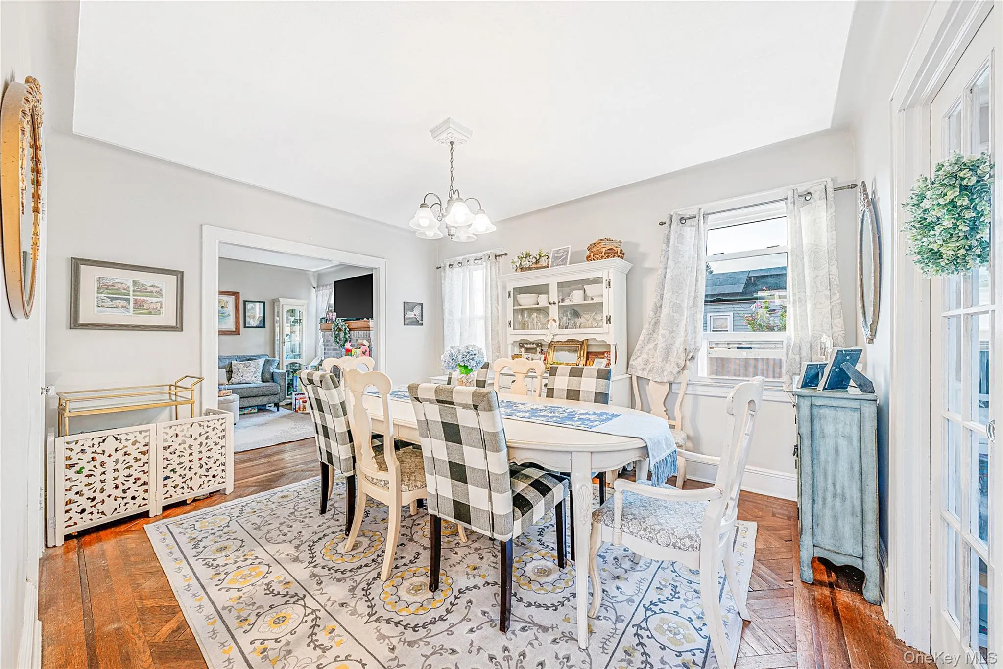 750 Howard Avenue, Babylon, NY, 3 Bedrooms Bedrooms, 7 Rooms Rooms,1 BathroomBathrooms,Residential,For Rent,Howard,0,1041271 750 Howard Avenue, Babylon, NY, 3 Bedrooms Bedrooms, 7 Rooms Rooms,1 BathroomBathrooms,Residential,For Rent,Howard,0,1041271