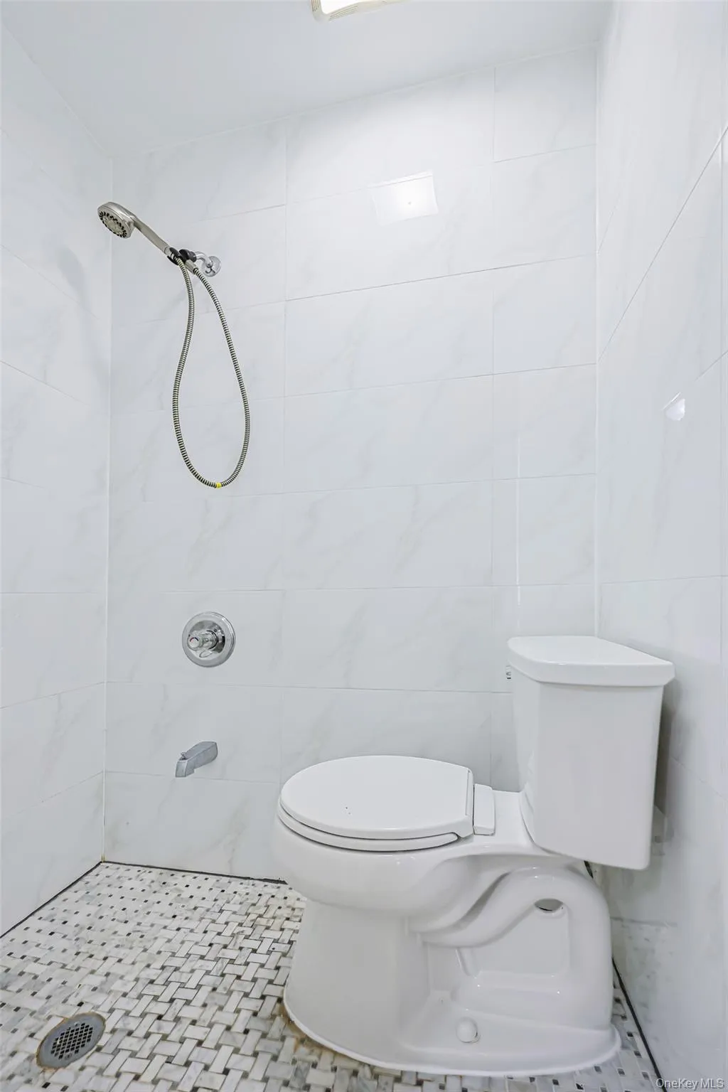 9001 70th Drive, New York, NY, 2 Bedrooms Bedrooms, 4 Rooms Rooms,1 BathroomBathrooms,Residential Lease,For Rent,70th,0,1041273 9001 70th Drive, New York, NY, 2 Bedrooms Bedrooms, 4 Rooms Rooms,1 BathroomBathrooms,Residential Lease,For Rent,70th,0,1041273
