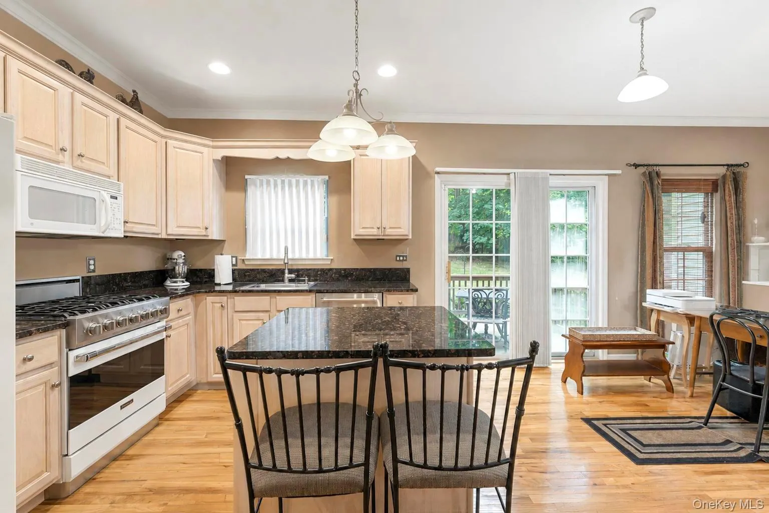 3 Arielle Court, Islip, NY, 3 Bedrooms Bedrooms, 12 Rooms Rooms,2 BathroomsBathrooms,Residential,For Rent,Arielle,0,1041285 3 Arielle Court, Islip, NY, 3 Bedrooms Bedrooms, 12 Rooms Rooms,2 BathroomsBathrooms,Residential,For Rent,Arielle,0,1041285