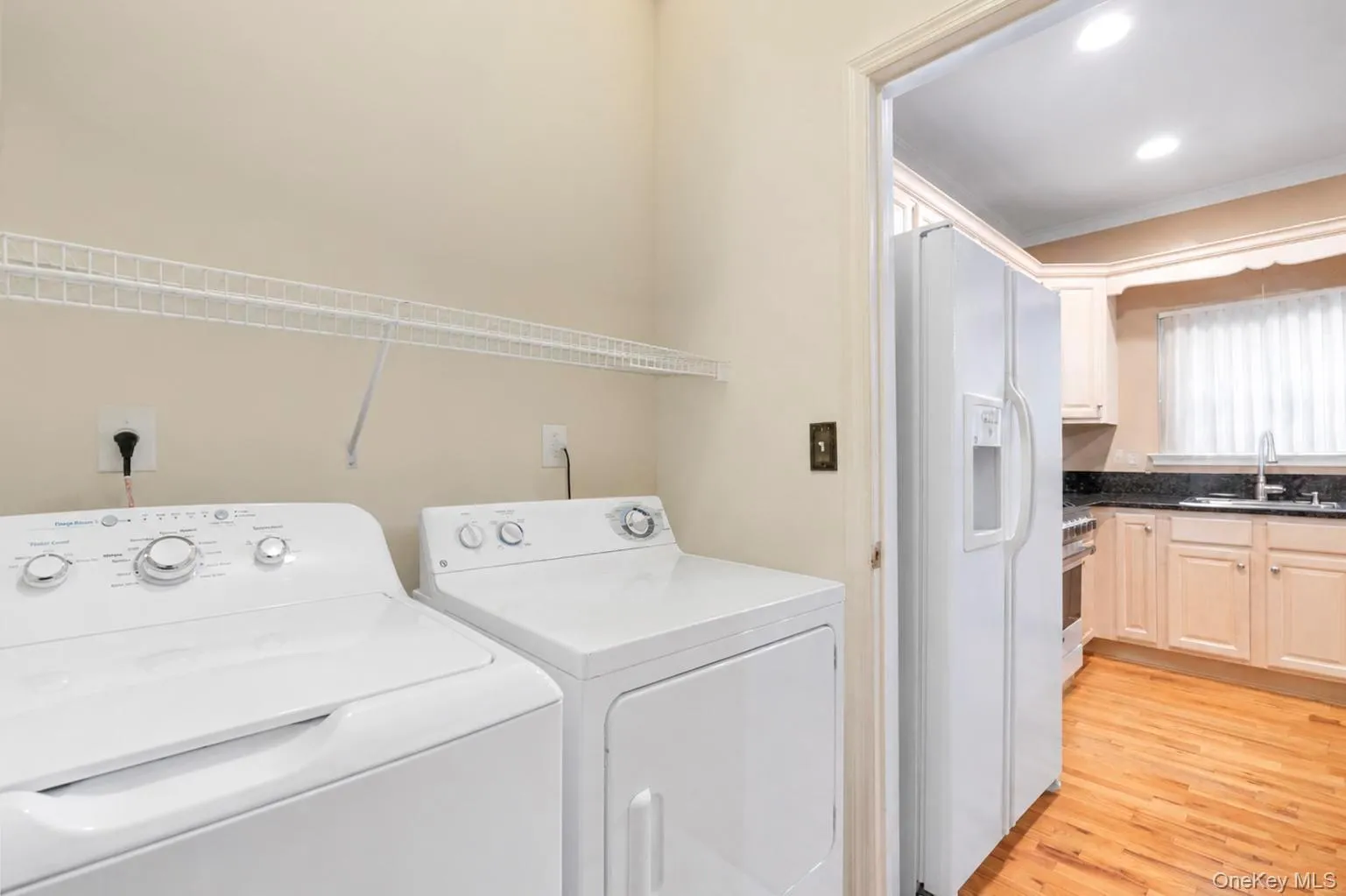 3 Arielle Court, Islip, NY, 3 Bedrooms Bedrooms, 12 Rooms Rooms,2 BathroomsBathrooms,Residential,For Rent,Arielle,0,1041285 3 Arielle Court, Islip, NY, 3 Bedrooms Bedrooms, 12 Rooms Rooms,2 BathroomsBathrooms,Residential,For Rent,Arielle,0,1041285