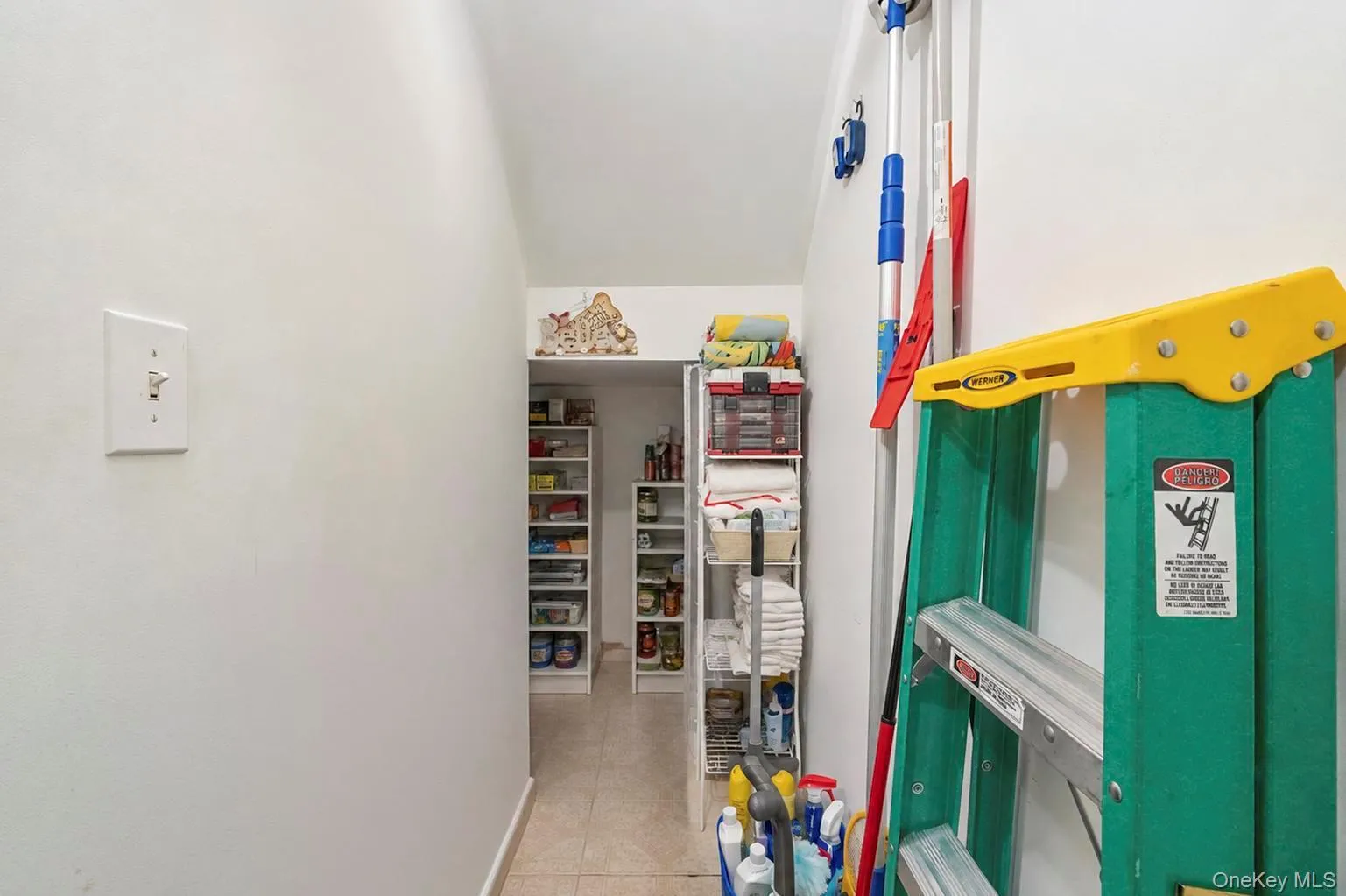 3 Arielle Court, Islip, NY, 3 Bedrooms Bedrooms, 12 Rooms Rooms,2 BathroomsBathrooms,Residential,For Rent,Arielle,0,1041285 3 Arielle Court, Islip, NY, 3 Bedrooms Bedrooms, 12 Rooms Rooms,2 BathroomsBathrooms,Residential,For Rent,Arielle,0,1041285