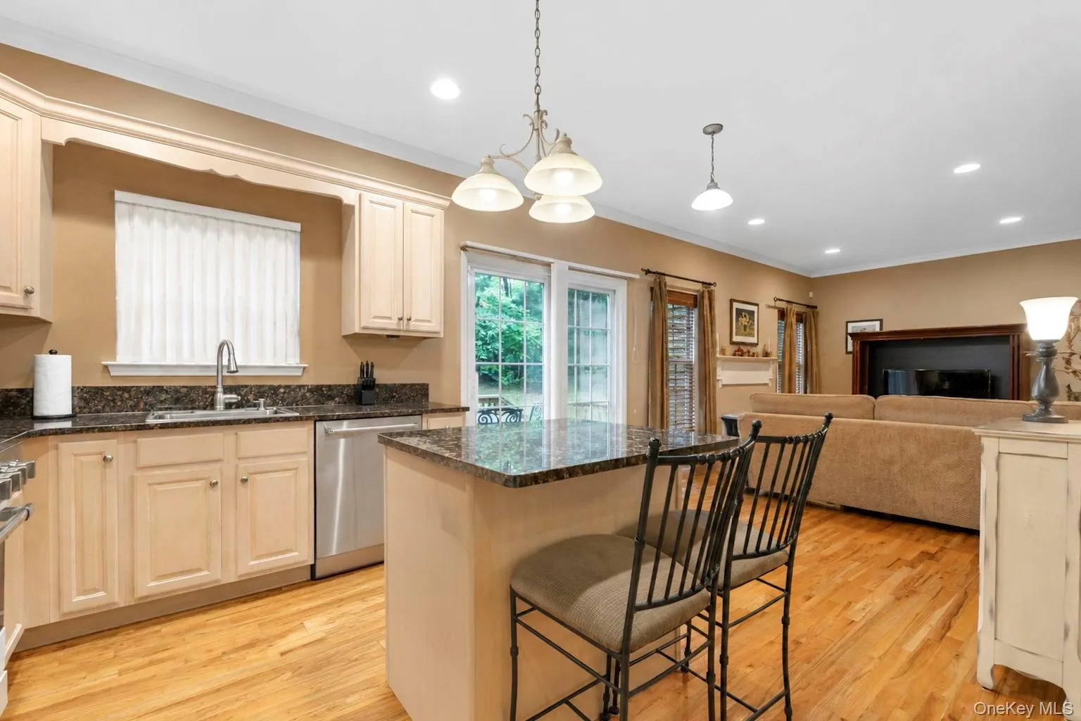 3 Arielle Court, Islip, NY, 3 Bedrooms Bedrooms, 12 Rooms Rooms,2 BathroomsBathrooms,Residential,For Rent,Arielle,0,1041285 3 Arielle Court, Islip, NY, 3 Bedrooms Bedrooms, 12 Rooms Rooms,2 BathroomsBathrooms,Residential,For Rent,Arielle,0,1041285