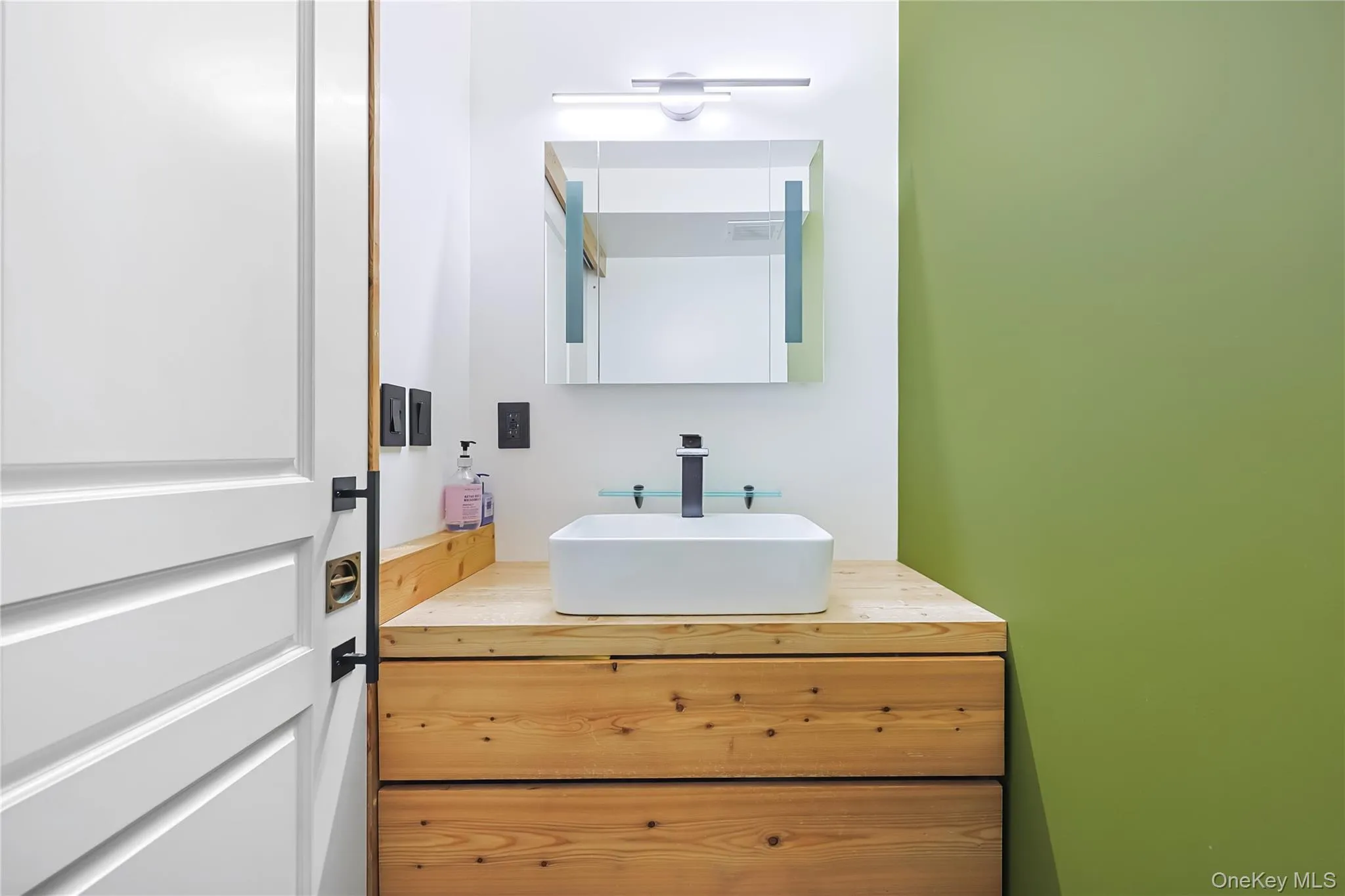 13604 Cherry Avenue, New York, NY, 2 Bedrooms Bedrooms, 5 Rooms Rooms,1 BathroomBathrooms,Residential,For Rent,Cherry,0,1041286 13604 Cherry Avenue, New York, NY, 2 Bedrooms Bedrooms, 5 Rooms Rooms,1 BathroomBathrooms,Residential,For Rent,Cherry,0,1041286