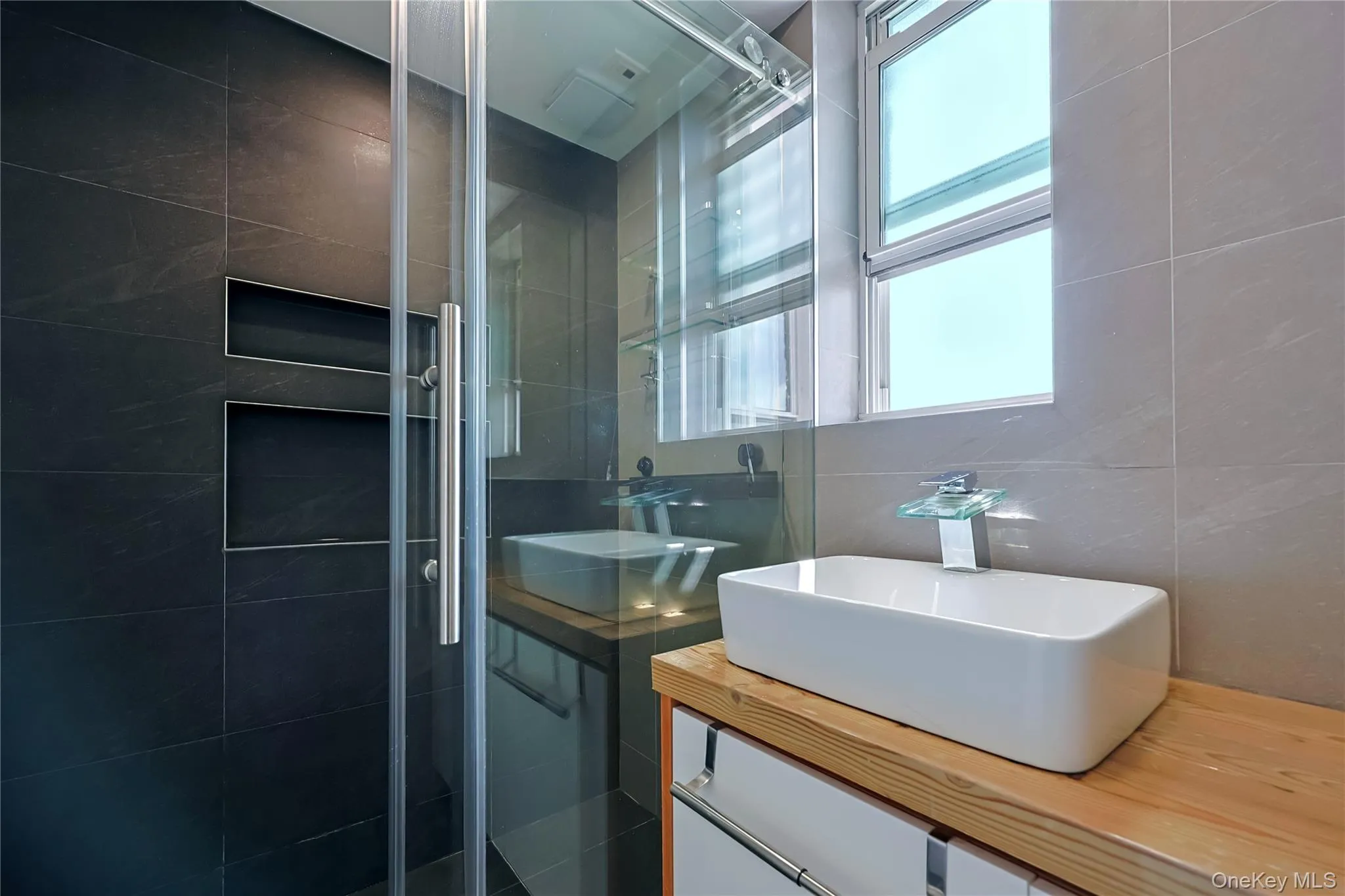 13604 Cherry Avenue, New York, NY, 2 Bedrooms Bedrooms, 5 Rooms Rooms,1 BathroomBathrooms,Residential,For Rent,Cherry,0,1041286 13604 Cherry Avenue, New York, NY, 2 Bedrooms Bedrooms, 5 Rooms Rooms,1 BathroomBathrooms,Residential,For Rent,Cherry,0,1041286