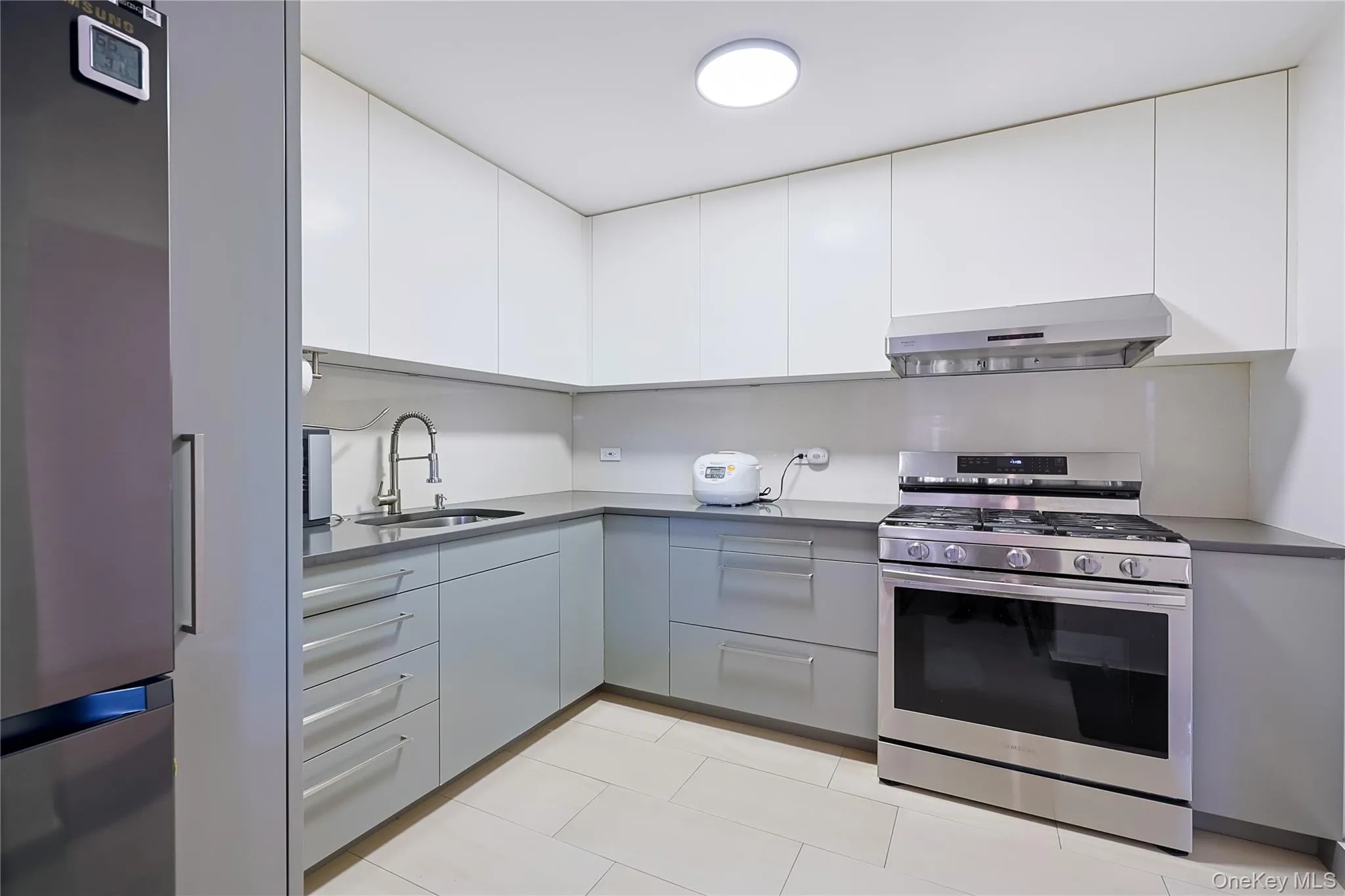 13604 Cherry Avenue, New York, NY, 2 Bedrooms Bedrooms, 5 Rooms Rooms,1 BathroomBathrooms,Residential,For Rent,Cherry,0,1041286 13604 Cherry Avenue, New York, NY, 2 Bedrooms Bedrooms, 5 Rooms Rooms,1 BathroomBathrooms,Residential,For Rent,Cherry,0,1041286