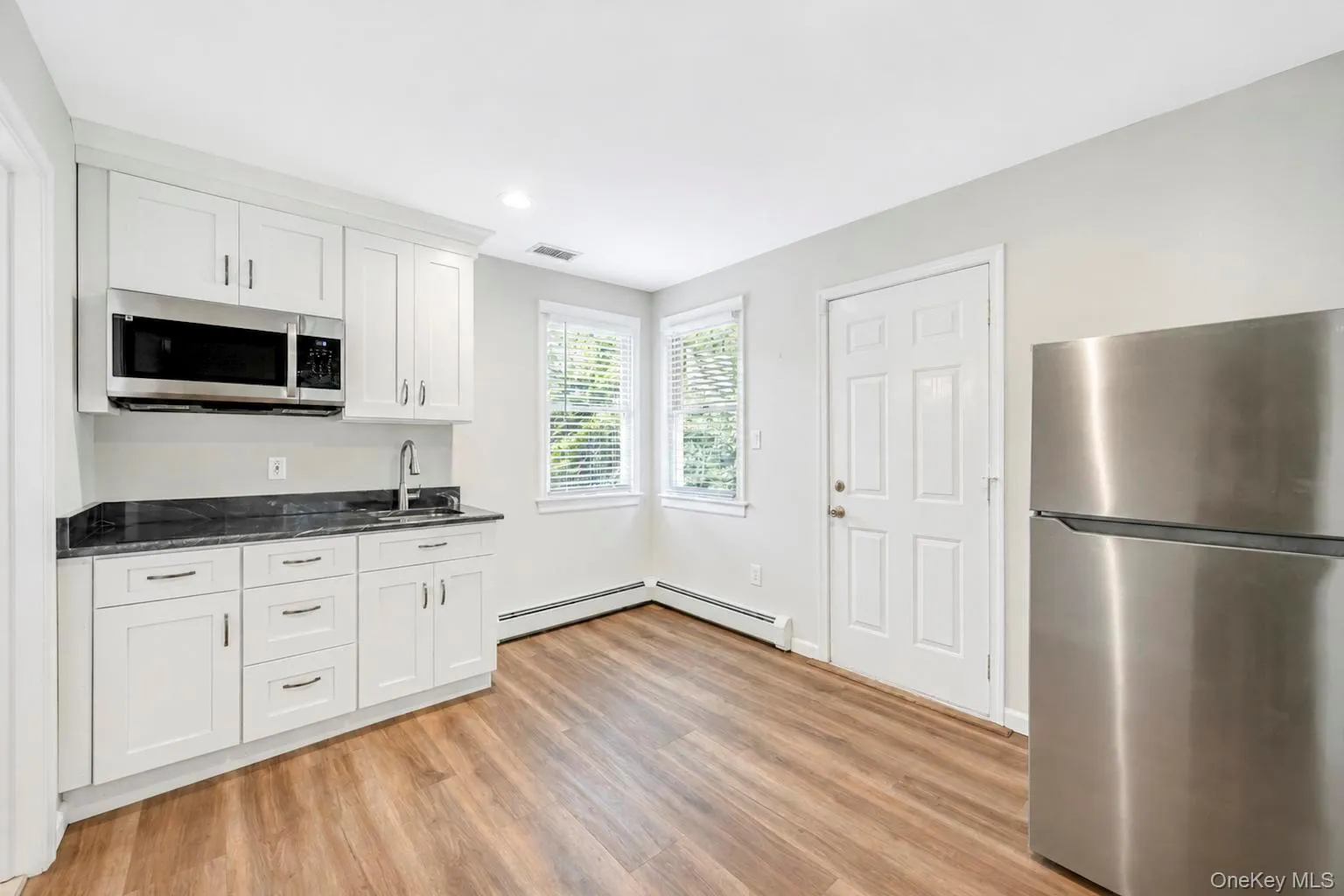 98 Echo Avenue, Brookhaven, NY, 5 Bedrooms Bedrooms, 10 Rooms Rooms,3 BathroomsBathrooms,Residential,For Rent,Echo,0,1041292 98 Echo Avenue, Brookhaven, NY, 5 Bedrooms Bedrooms, 10 Rooms Rooms,3 BathroomsBathrooms,Residential,For Rent,Echo,0,1041292