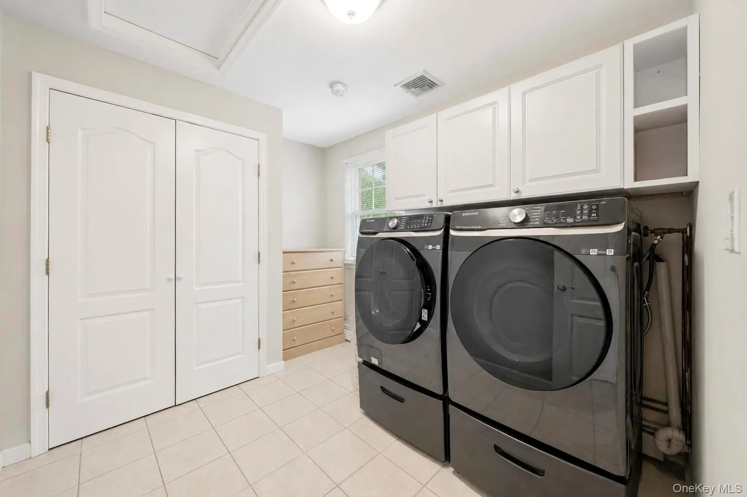 98 Echo Avenue, Brookhaven, NY, 5 Bedrooms Bedrooms, 10 Rooms Rooms,3 BathroomsBathrooms,Residential,For Rent,Echo,0,1041292 98 Echo Avenue, Brookhaven, NY, 5 Bedrooms Bedrooms, 10 Rooms Rooms,3 BathroomsBathrooms,Residential,For Rent,Echo,0,1041292