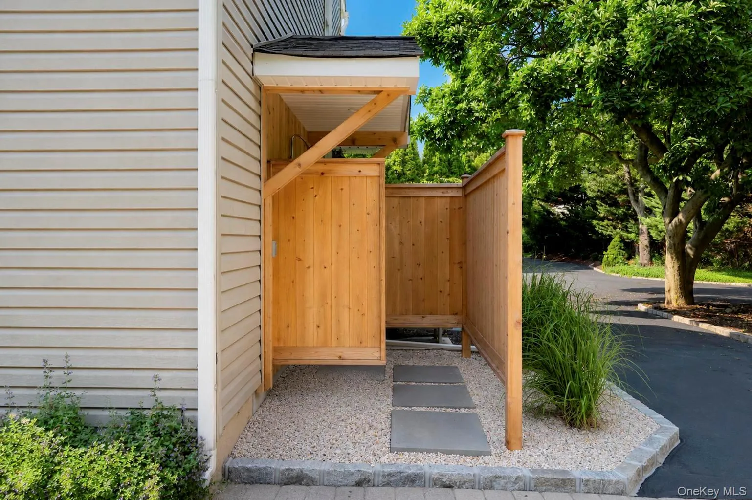 98 Echo Avenue, Brookhaven, NY, 5 Bedrooms Bedrooms, 10 Rooms Rooms,3 BathroomsBathrooms,Residential,For Rent,Echo,0,1041292 98 Echo Avenue, Brookhaven, NY, 5 Bedrooms Bedrooms, 10 Rooms Rooms,3 BathroomsBathrooms,Residential,For Rent,Echo,0,1041292