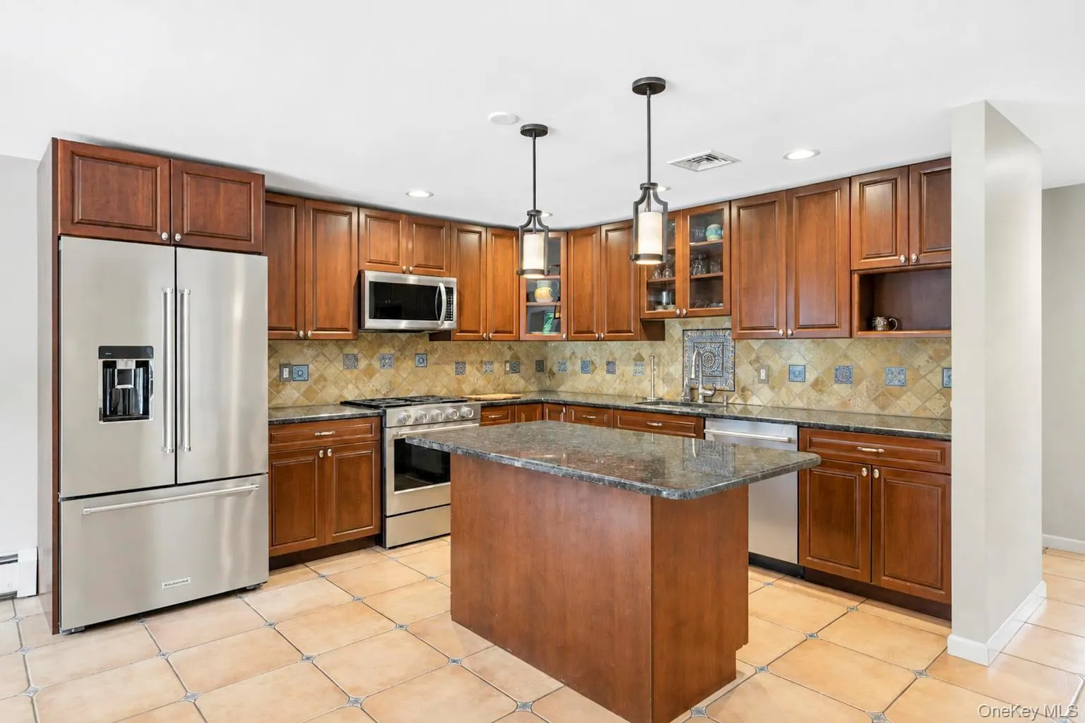 98 Echo Avenue, Brookhaven, NY, 5 Bedrooms Bedrooms, 10 Rooms Rooms,3 BathroomsBathrooms,Residential,For Rent,Echo,0,1041292 98 Echo Avenue, Brookhaven, NY, 5 Bedrooms Bedrooms, 10 Rooms Rooms,3 BathroomsBathrooms,Residential,For Rent,Echo,0,1041292