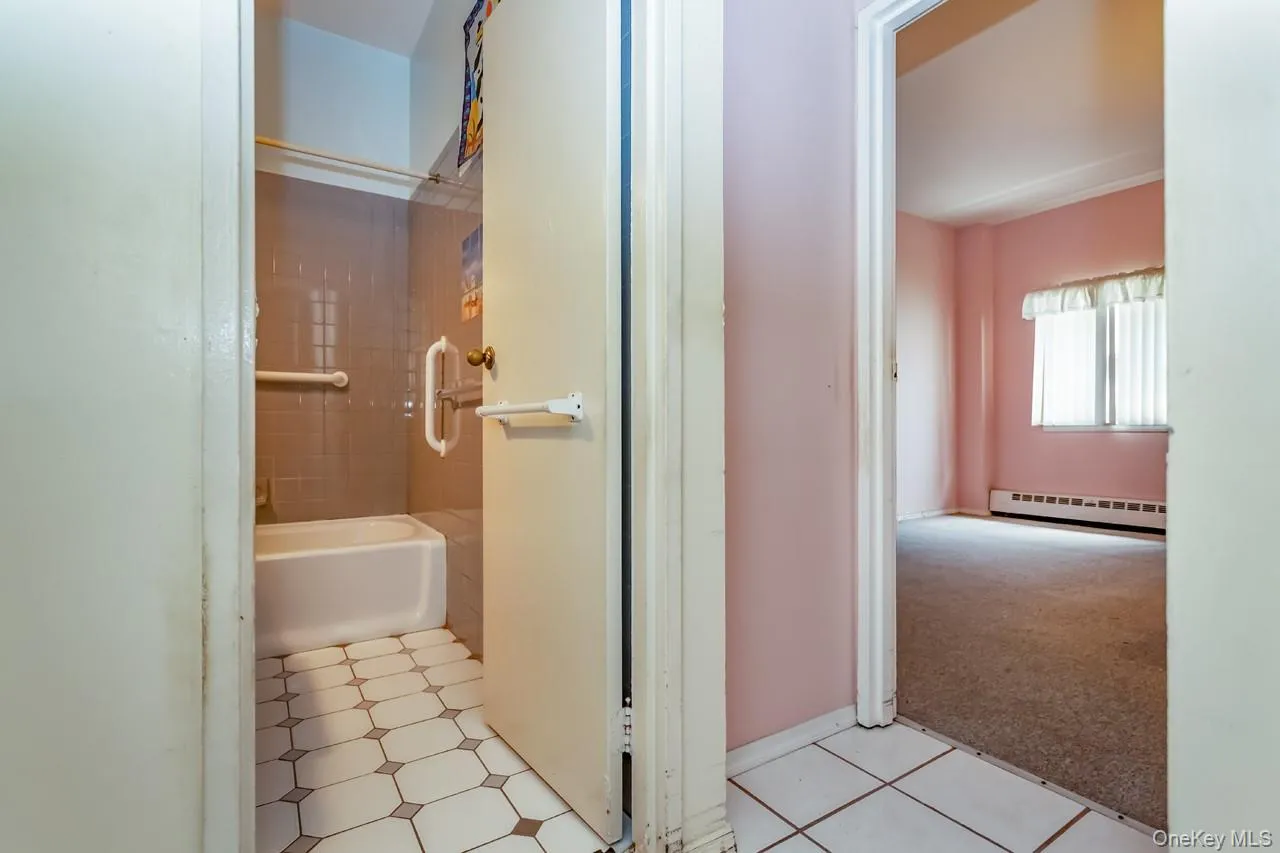 1 Lakeview Drive, Peekskill, NY, 1 Bedroom Bedrooms, 4 Rooms Rooms,1 BathroomBathrooms,Residential,For Rent,Lakeview,0,1041293 1 Lakeview Drive, Peekskill, NY, 1 Bedroom Bedrooms, 4 Rooms Rooms,1 BathroomBathrooms,Residential,For Rent,Lakeview,0,1041293