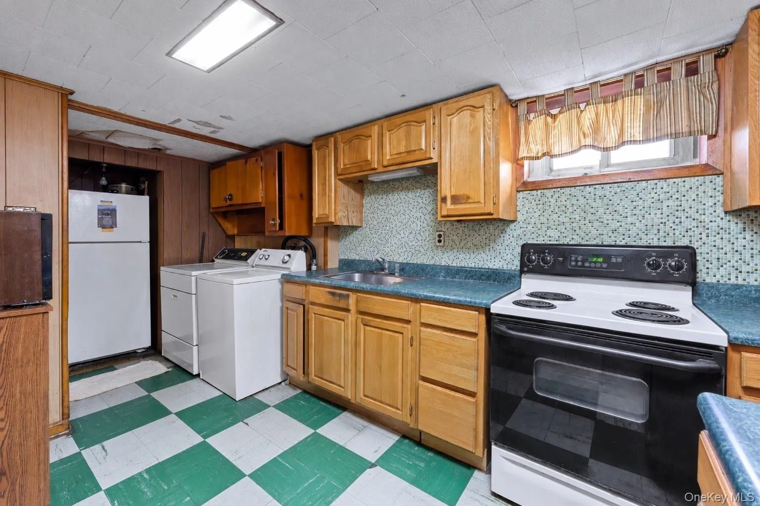118-18 235th Street, New York, NY, 6 Bedrooms Bedrooms, 10 Rooms Rooms,3 BathroomsBathrooms,Residential,For Rent,235th,0,1041305 118-18 235th Street, New York, NY, 6 Bedrooms Bedrooms, 10 Rooms Rooms,3 BathroomsBathrooms,Residential,For Rent,235th,0,1041305