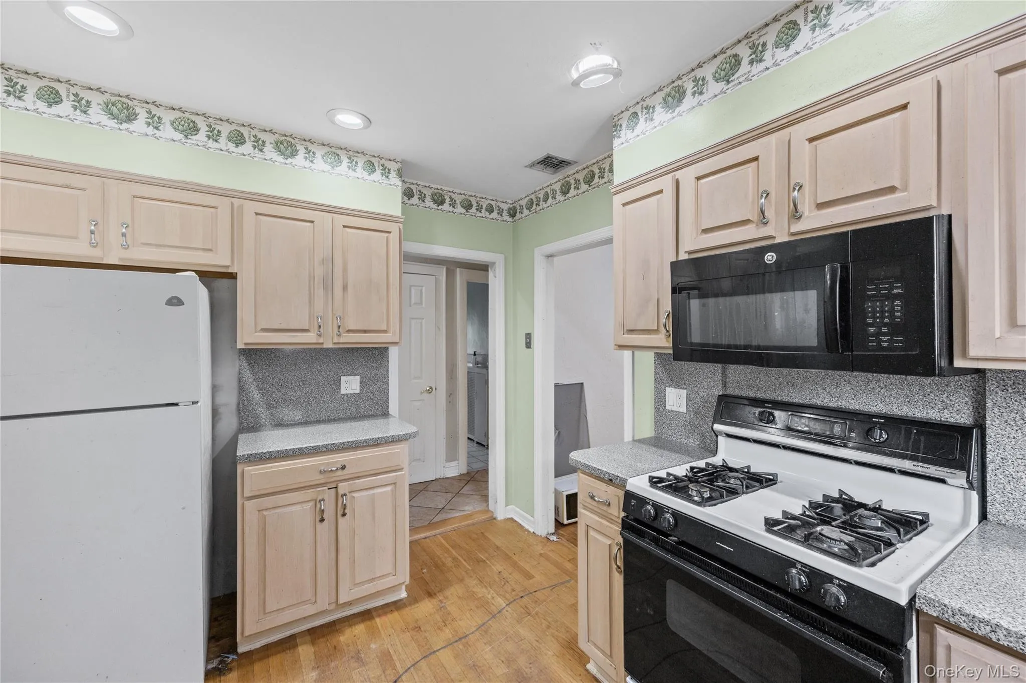 319 Frankel Boulevard, Hempstead, NY, 4 Bedrooms Bedrooms, 9 Rooms Rooms,3 BathroomsBathrooms,Residential,For Rent,Frankel,0,1041308 319 Frankel Boulevard, Hempstead, NY, 4 Bedrooms Bedrooms, 9 Rooms Rooms,3 BathroomsBathrooms,Residential,For Rent,Frankel,0,1041308