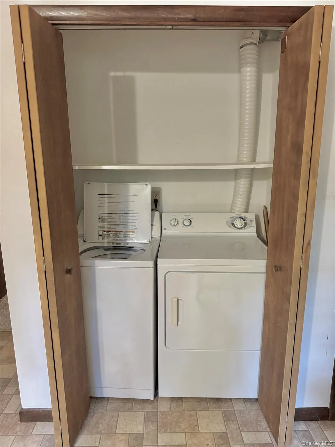 17 Brooks Lane, Highlands, NY, 2 Bedrooms Bedrooms, 6 Rooms Rooms,1 BathroomBathrooms,Residential Lease,For Rent,Brooks,0,1041313 17 Brooks Lane, Highlands, NY, 2 Bedrooms Bedrooms, 6 Rooms Rooms,1 BathroomBathrooms,Residential Lease,For Rent,Brooks,0,1041313