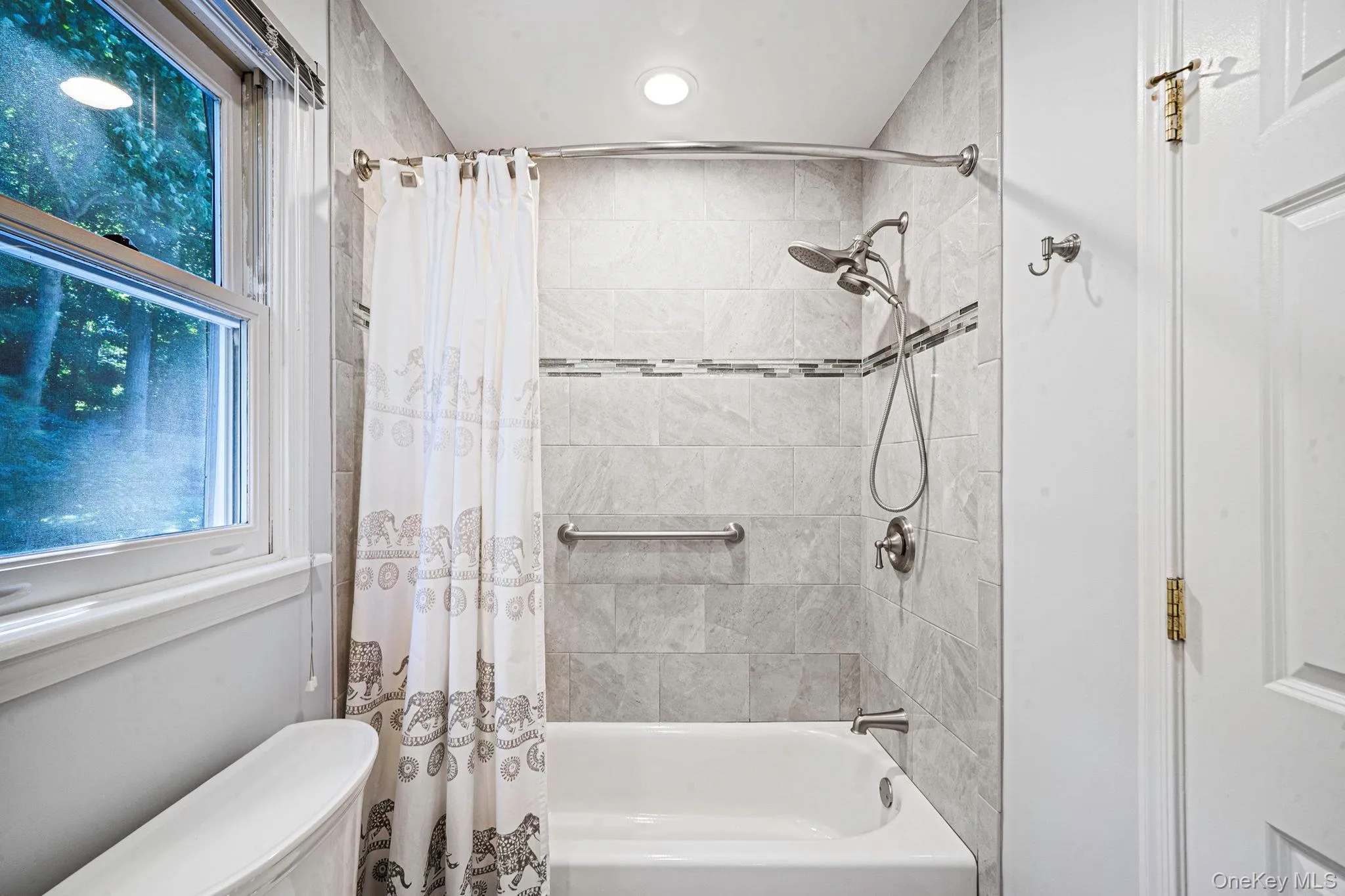 36 Briarwood Drive, Huntington, NY, 4 Bedrooms Bedrooms, 8 Rooms Rooms,1 BathroomBathrooms,Residential,For Rent,Briarwood,0,1041323 36 Briarwood Drive, Huntington, NY, 4 Bedrooms Bedrooms, 8 Rooms Rooms,1 BathroomBathrooms,Residential,For Rent,Briarwood,0,1041323