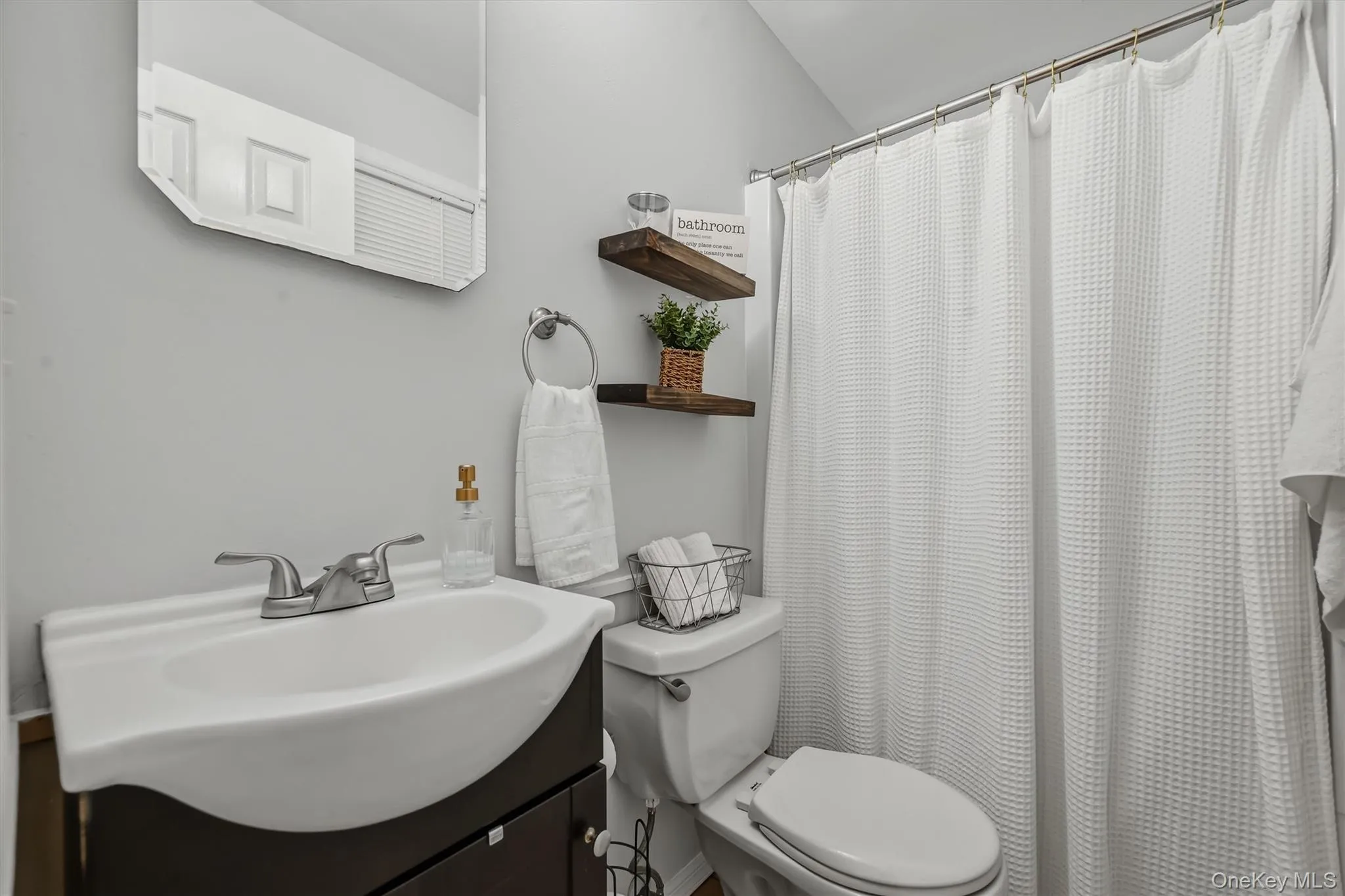 41 Forestdale Avenue, Monroe, NY, 4 Bedrooms Bedrooms, 10 Rooms Rooms,2 BathroomsBathrooms,Residential,For Rent,Forestdale,0,1041335 41 Forestdale Avenue, Monroe, NY, 4 Bedrooms Bedrooms, 10 Rooms Rooms,2 BathroomsBathrooms,Residential,For Rent,Forestdale,0,1041335