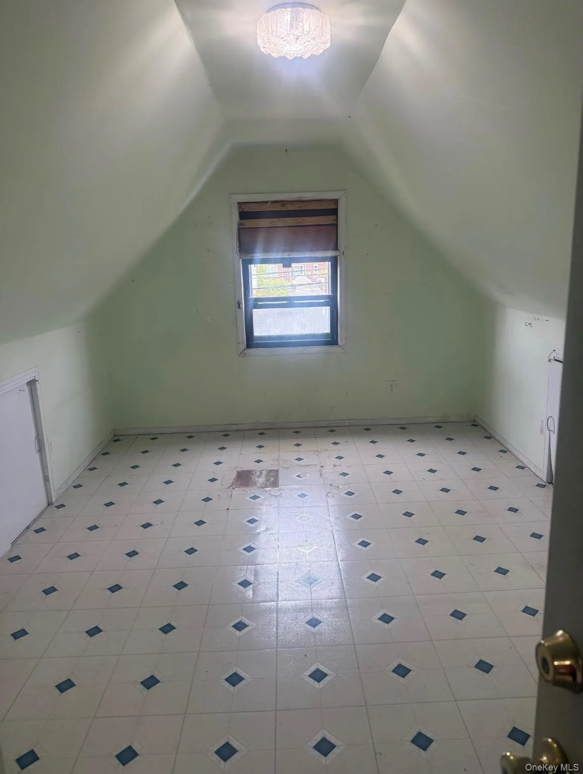 76-36 166th Street, New York, NY, 3 Bedrooms Bedrooms, 7 Rooms Rooms,1 BathroomBathrooms,Residential,For Rent,166th,0,1041341 76-36 166th Street, New York, NY, 3 Bedrooms Bedrooms, 7 Rooms Rooms,1 BathroomBathrooms,Residential,For Rent,166th,0,1041341