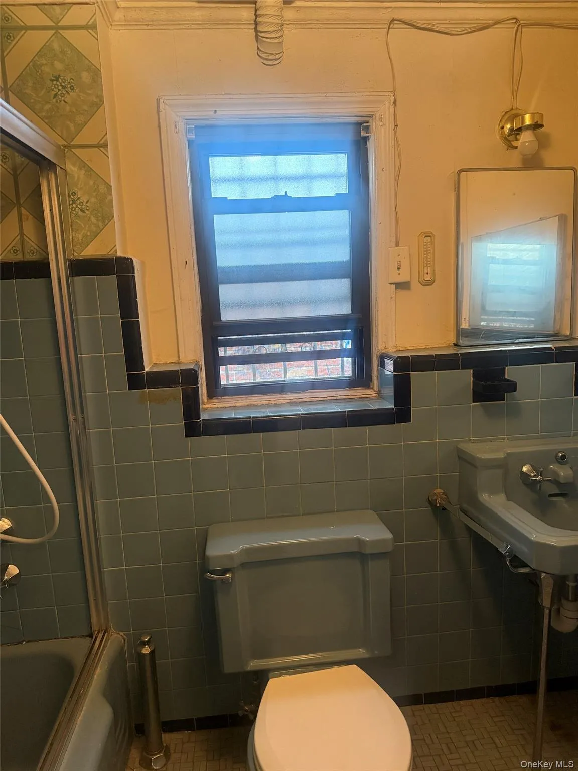 76-36 166th Street, New York, NY, 3 Bedrooms Bedrooms, 7 Rooms Rooms,1 BathroomBathrooms,Residential,For Rent,166th,0,1041341 76-36 166th Street, New York, NY, 3 Bedrooms Bedrooms, 7 Rooms Rooms,1 BathroomBathrooms,Residential,For Rent,166th,0,1041341