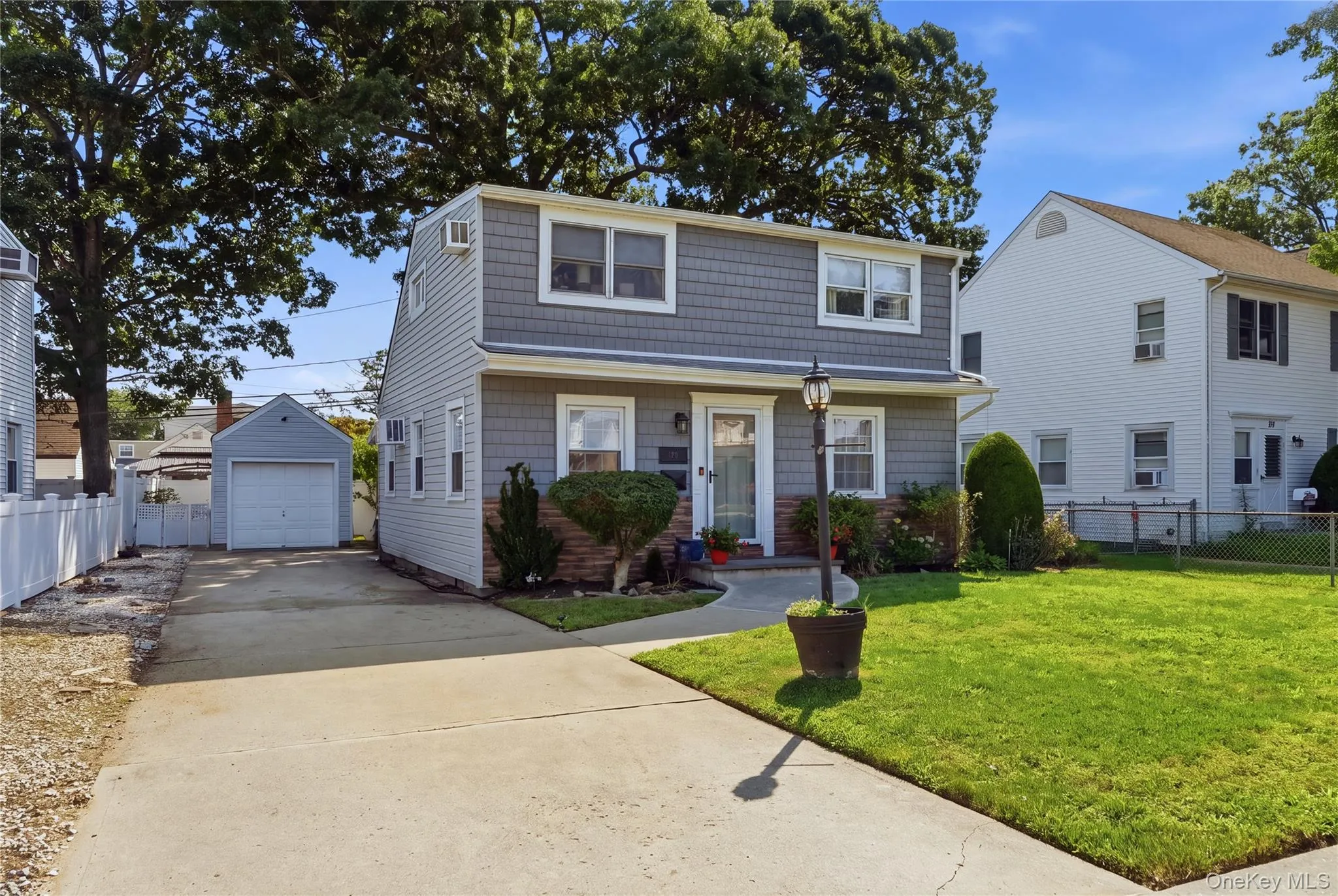 205 Stuart Road, Hempstead, NY, 4 Bedrooms Bedrooms, 7 Rooms Rooms,3 BathroomsBathrooms,Residential,For Rent,Stuart,0,1041342 205 Stuart Road, Hempstead, NY, 4 Bedrooms Bedrooms, 7 Rooms Rooms,3 BathroomsBathrooms,Residential,For Rent,Stuart,0,1041342
