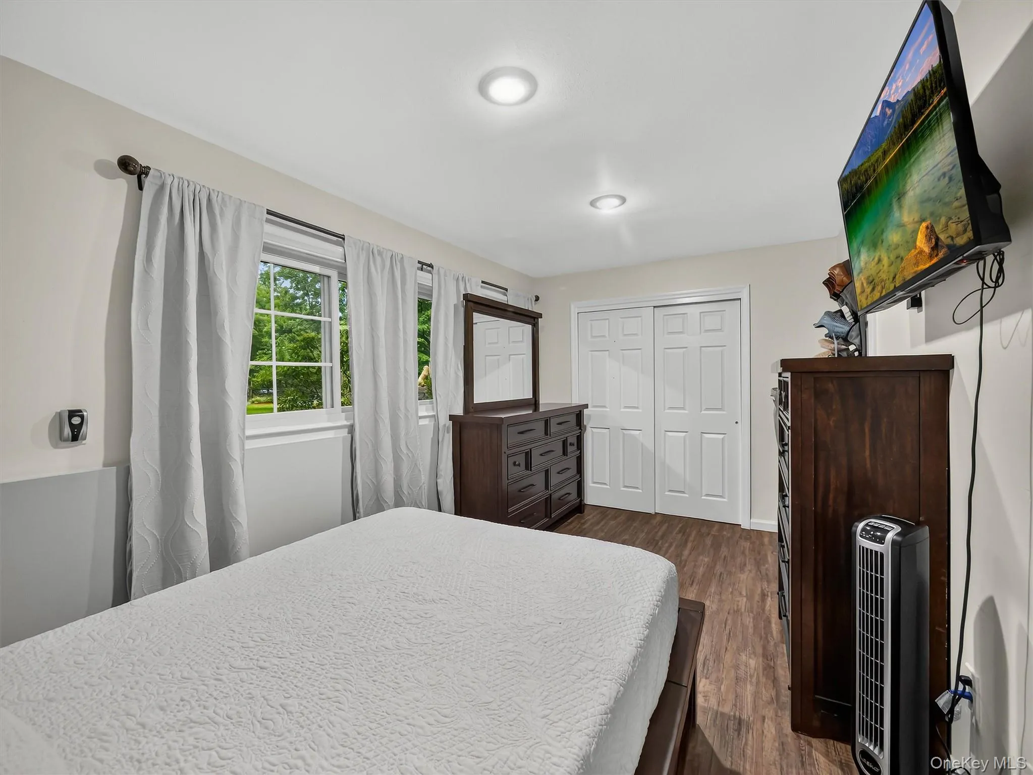 Recessed ceiling lighting, bedroom Recessed ceiling lighting, bedroom
