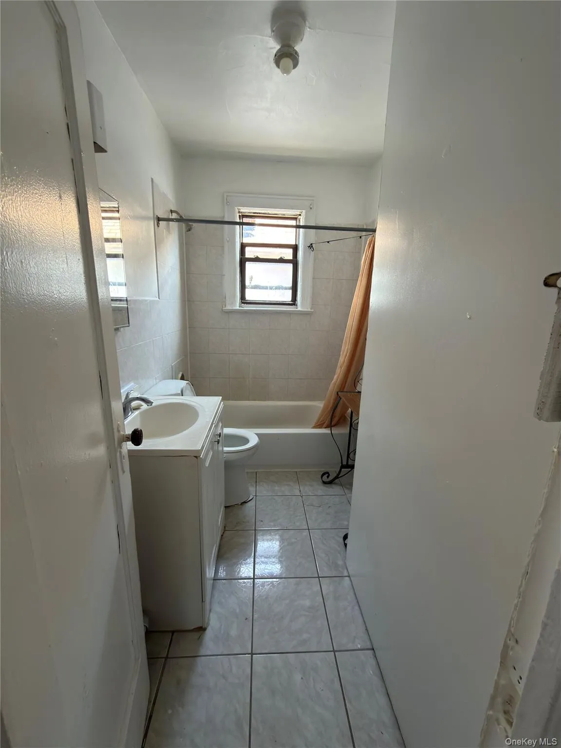 Full Bathroom Full Bathroom