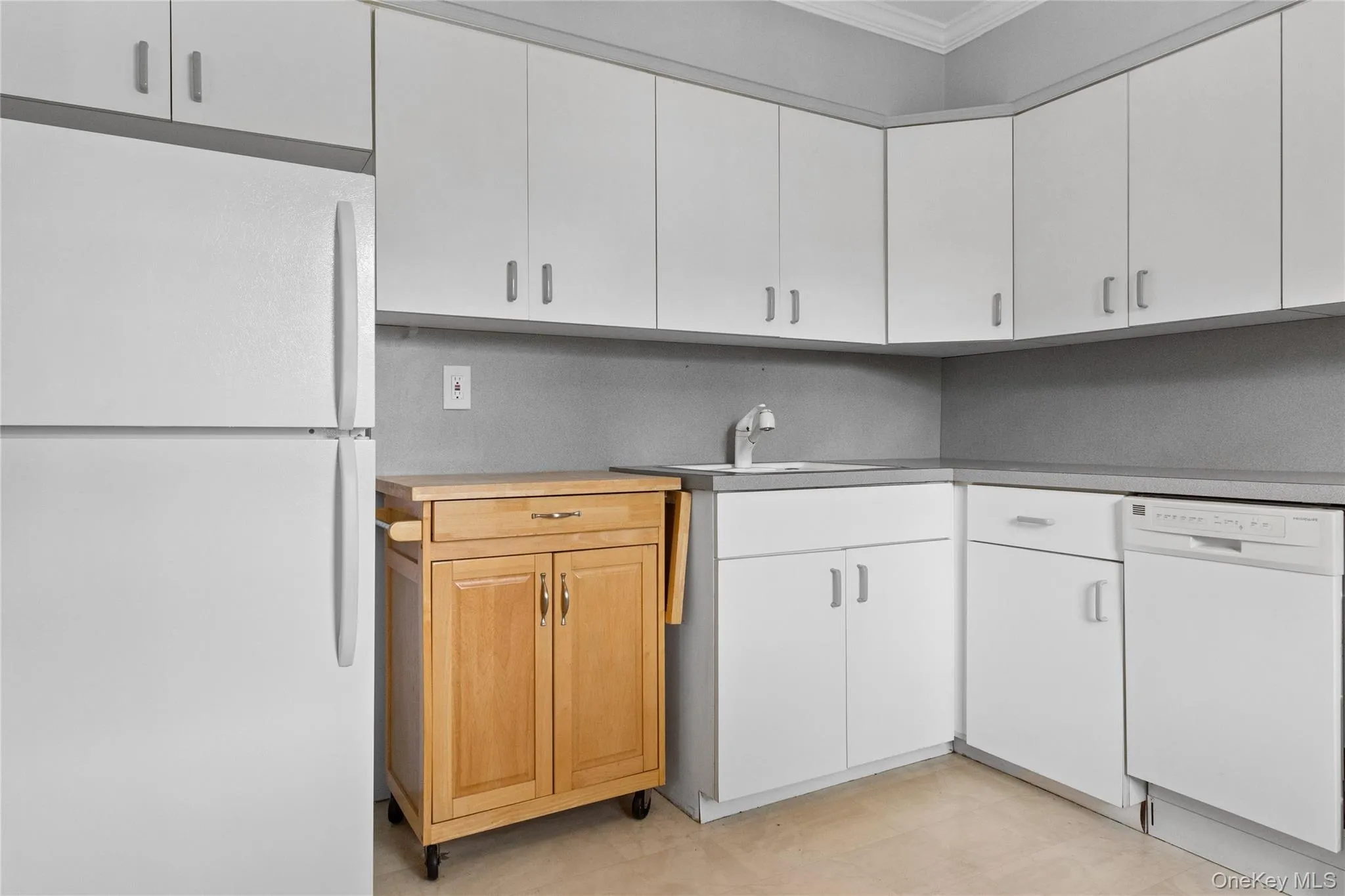 9 Harbour Lane, Oyster Bay, NY, 1 Bedroom Bedrooms, 4 Rooms Rooms,1 BathroomBathrooms,Residential,For Rent,Harbour,0,1041359 9 Harbour Lane, Oyster Bay, NY, 1 Bedroom Bedrooms, 4 Rooms Rooms,1 BathroomBathrooms,Residential,For Rent,Harbour,0,1041359