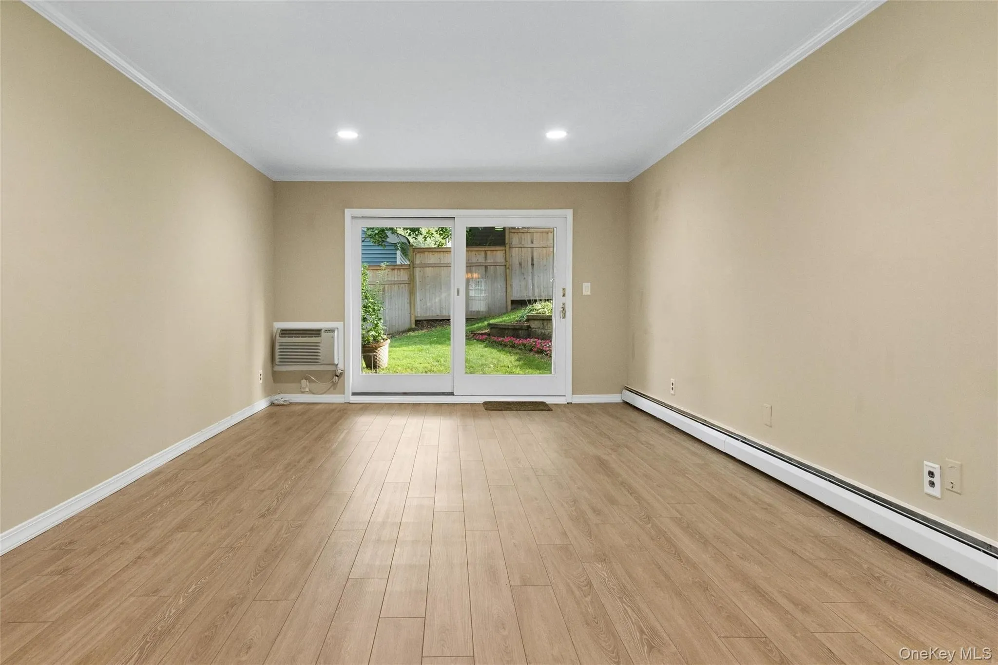 9 Harbour Lane, Oyster Bay, NY, 1 Bedroom Bedrooms, 4 Rooms Rooms,1 BathroomBathrooms,Residential,For Rent,Harbour,0,1041359 9 Harbour Lane, Oyster Bay, NY, 1 Bedroom Bedrooms, 4 Rooms Rooms,1 BathroomBathrooms,Residential,For Rent,Harbour,0,1041359