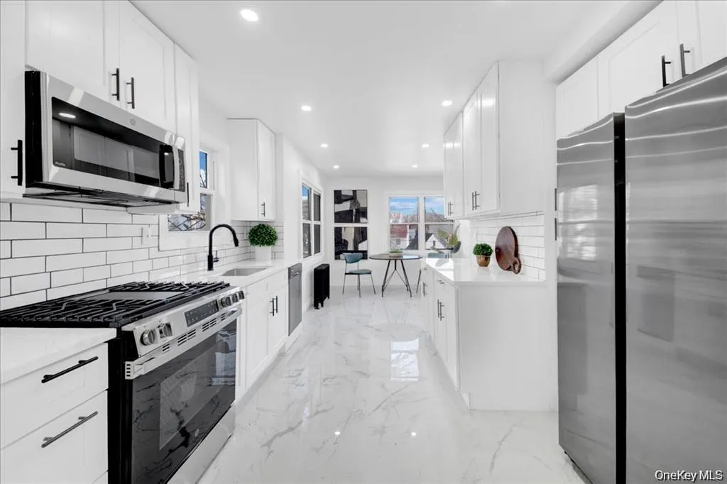 20 Mersereau Avenue, Mount Vernon, NY, 4 Bedrooms Bedrooms, 19 Rooms Rooms,2 BathroomsBathrooms,Residential Lease,For Rent,Mersereau,0,1041361 20 Mersereau Avenue, Mount Vernon, NY, 4 Bedrooms Bedrooms, 19 Rooms Rooms,2 BathroomsBathrooms,Residential Lease,For Rent,Mersereau,0,1041361