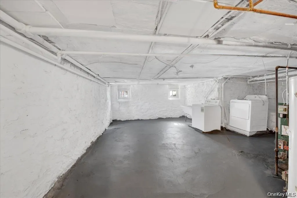 20 Mersereau Avenue, Mount Vernon, NY, 4 Bedrooms Bedrooms, 19 Rooms Rooms,2 BathroomsBathrooms,Residential Lease,For Rent,Mersereau,0,1041361 20 Mersereau Avenue, Mount Vernon, NY, 4 Bedrooms Bedrooms, 19 Rooms Rooms,2 BathroomsBathrooms,Residential Lease,For Rent,Mersereau,0,1041361