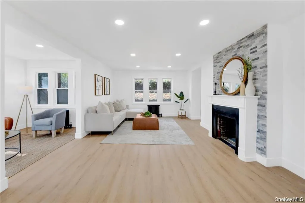 20 Mersereau Avenue, Mount Vernon, NY, 4 Bedrooms Bedrooms, 19 Rooms Rooms,2 BathroomsBathrooms,Residential Lease,For Rent,Mersereau,0,1041361 20 Mersereau Avenue, Mount Vernon, NY, 4 Bedrooms Bedrooms, 19 Rooms Rooms,2 BathroomsBathrooms,Residential Lease,For Rent,Mersereau,0,1041361