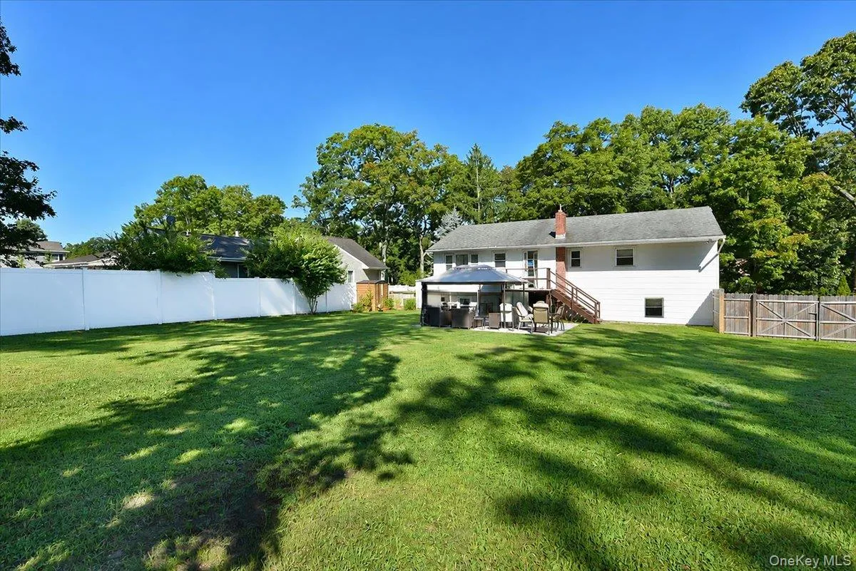 16 Edgar Drive, Smithtown, NY, 4 Bedrooms Bedrooms, 8 Rooms Rooms,2 BathroomsBathrooms,Residential,For Rent,Edgar,0,1041363 16 Edgar Drive, Smithtown, NY, 4 Bedrooms Bedrooms, 8 Rooms Rooms,2 BathroomsBathrooms,Residential,For Rent,Edgar,0,1041363