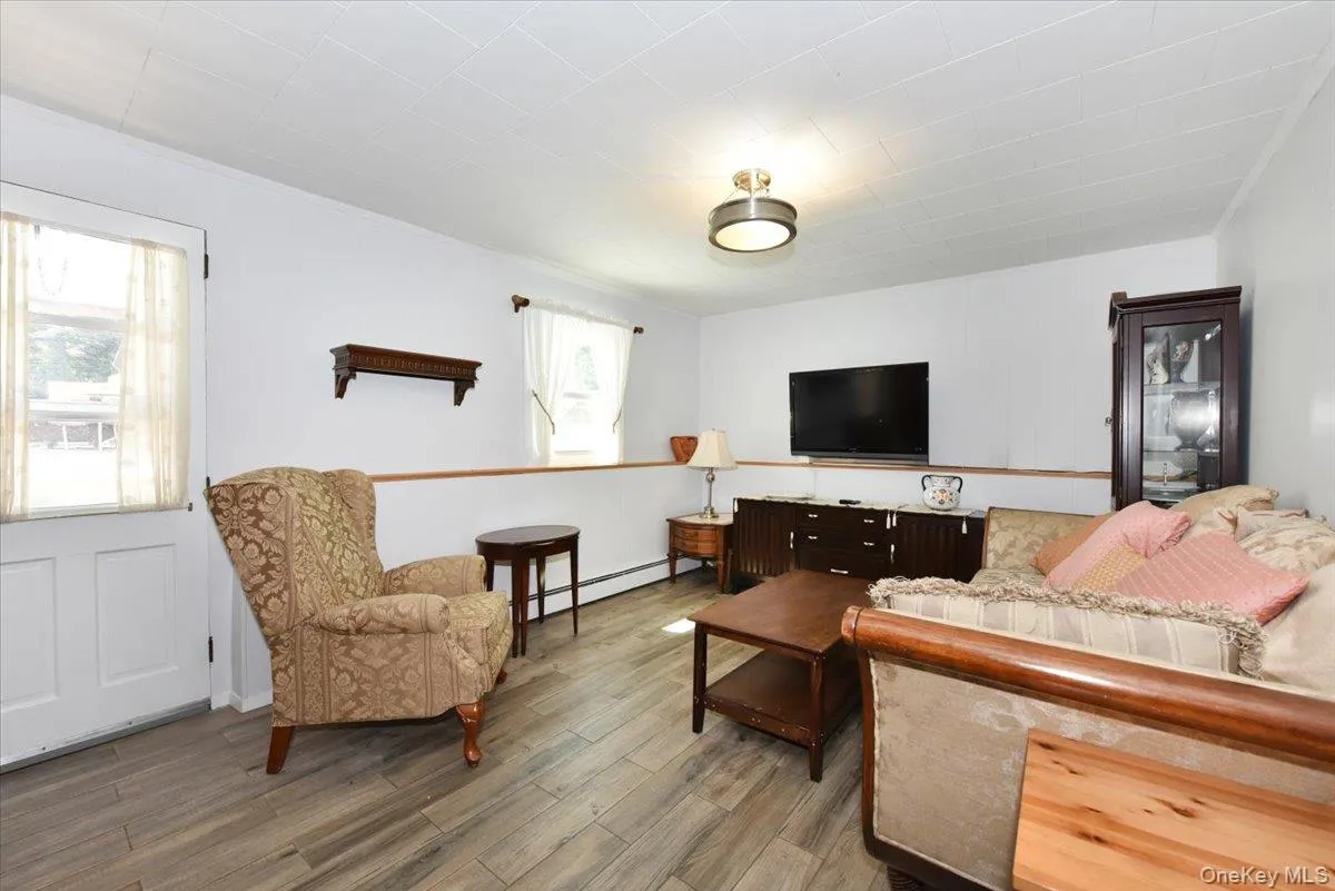 16 Edgar Drive, Smithtown, NY, 4 Bedrooms Bedrooms, 8 Rooms Rooms,2 BathroomsBathrooms,Residential,For Rent,Edgar,0,1041363 16 Edgar Drive, Smithtown, NY, 4 Bedrooms Bedrooms, 8 Rooms Rooms,2 BathroomsBathrooms,Residential,For Rent,Edgar,0,1041363