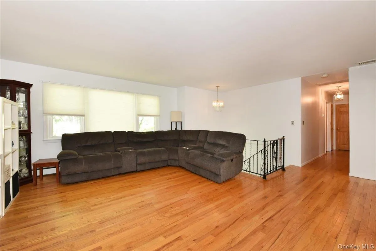 16 Edgar Drive, Smithtown, NY, 4 Bedrooms Bedrooms, 8 Rooms Rooms,2 BathroomsBathrooms,Residential,For Rent,Edgar,0,1041363 16 Edgar Drive, Smithtown, NY, 4 Bedrooms Bedrooms, 8 Rooms Rooms,2 BathroomsBathrooms,Residential,For Rent,Edgar,0,1041363