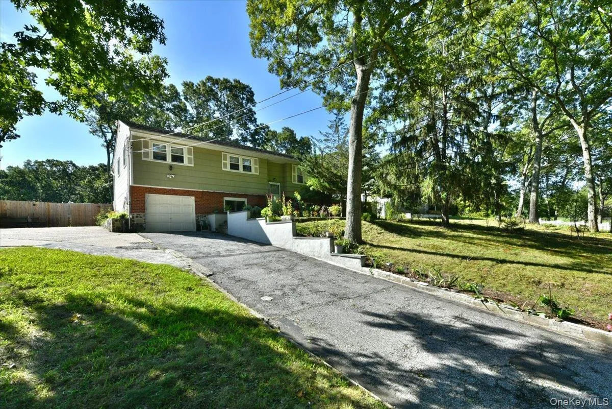 16 Edgar Drive, Smithtown, NY, 4 Bedrooms Bedrooms, 8 Rooms Rooms,2 BathroomsBathrooms,Residential,For Rent,Edgar,0,1041363 16 Edgar Drive, Smithtown, NY, 4 Bedrooms Bedrooms, 8 Rooms Rooms,2 BathroomsBathrooms,Residential,For Rent,Edgar,0,1041363