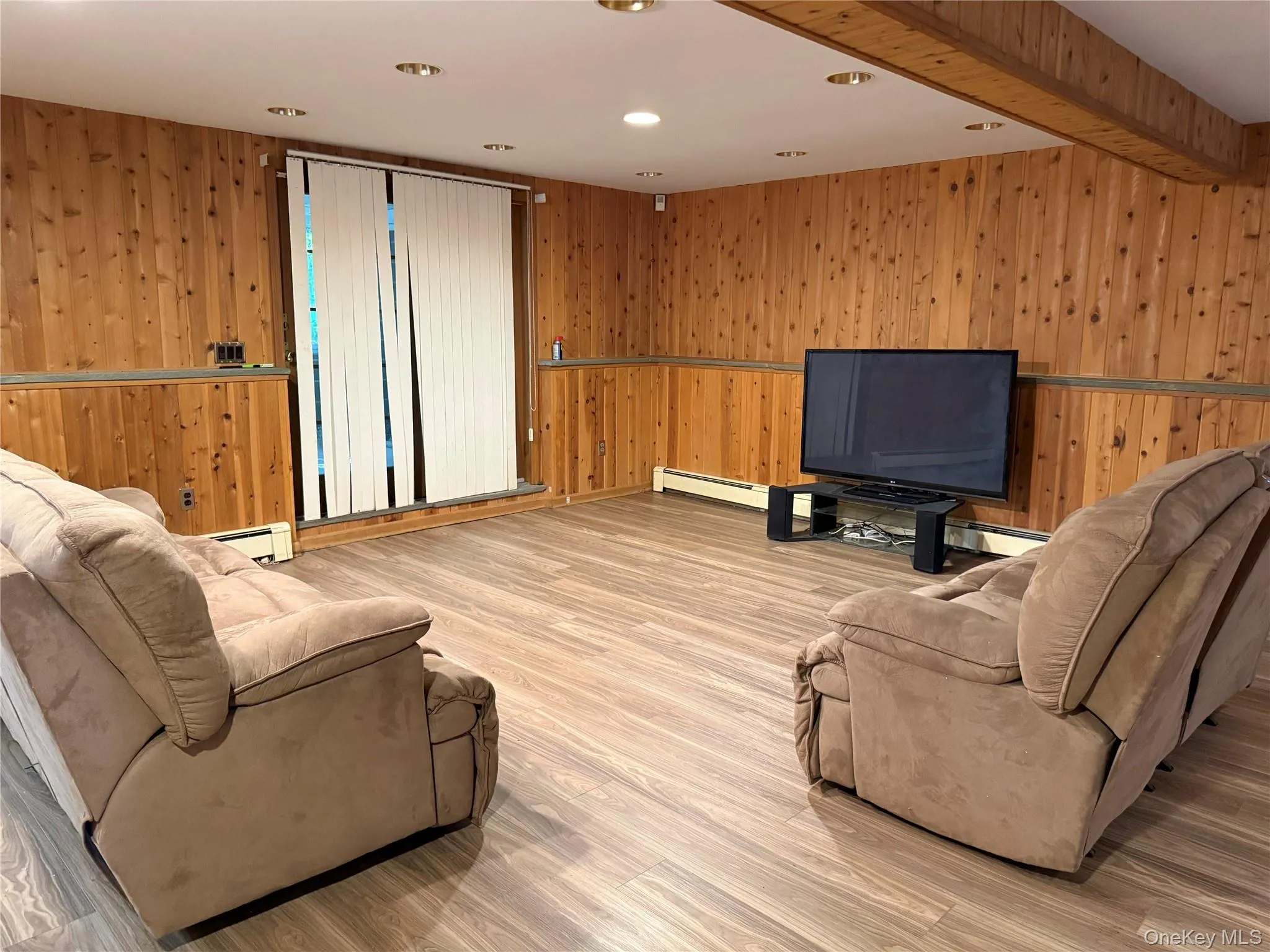 15 Kentwood Drive, Kent, NY, 3 Bedrooms Bedrooms, 8 Rooms Rooms,3 BathroomsBathrooms,Residential Lease,For Rent,Kentwood,0,1041366 15 Kentwood Drive, Kent, NY, 3 Bedrooms Bedrooms, 8 Rooms Rooms,3 BathroomsBathrooms,Residential Lease,For Rent,Kentwood,0,1041366