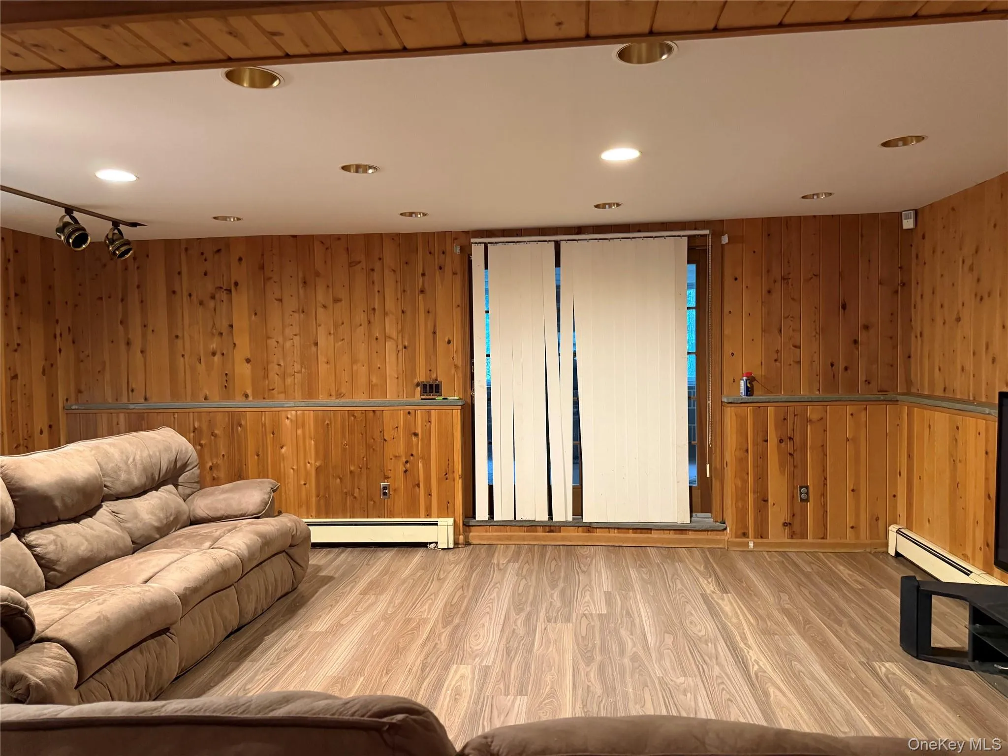 15 Kentwood Drive, Kent, NY, 3 Bedrooms Bedrooms, 8 Rooms Rooms,3 BathroomsBathrooms,Residential Lease,For Rent,Kentwood,0,1041366 15 Kentwood Drive, Kent, NY, 3 Bedrooms Bedrooms, 8 Rooms Rooms,3 BathroomsBathrooms,Residential Lease,For Rent,Kentwood,0,1041366
