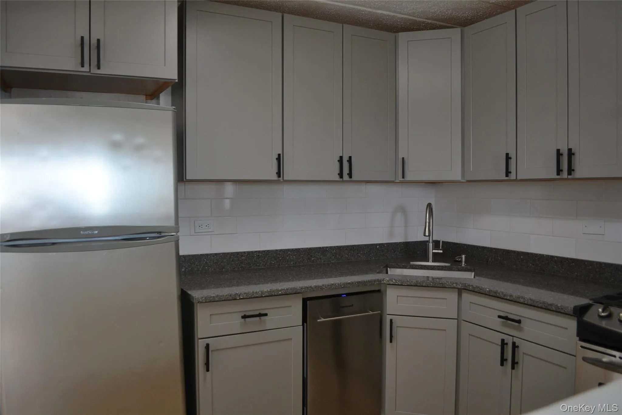 8708 Justice Avenue, New York, NY, 1 Bedroom Bedrooms, 4 Rooms Rooms,1 BathroomBathrooms,Residential Lease,For Rent,Justice,0,1041381 8708 Justice Avenue, New York, NY, 1 Bedroom Bedrooms, 4 Rooms Rooms,1 BathroomBathrooms,Residential Lease,For Rent,Justice,0,1041381