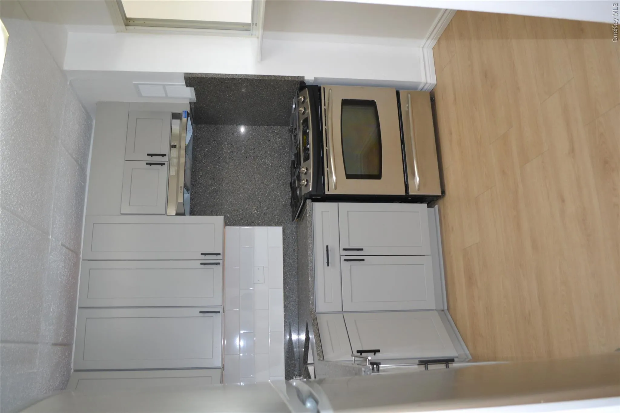 Brand new kitchen with Grantie counter top Brand new kitchen with Grantie counter top