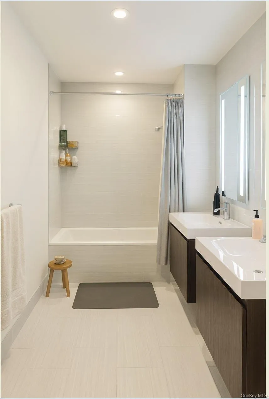 131-03 40th Road, New York, NY, 3 Bedrooms Bedrooms, 8 Rooms Rooms,3 BathroomsBathrooms,Residential Lease,For Rent,40th,0,1041383 131-03 40th Road, New York, NY, 3 Bedrooms Bedrooms, 8 Rooms Rooms,3 BathroomsBathrooms,Residential Lease,For Rent,40th,0,1041383