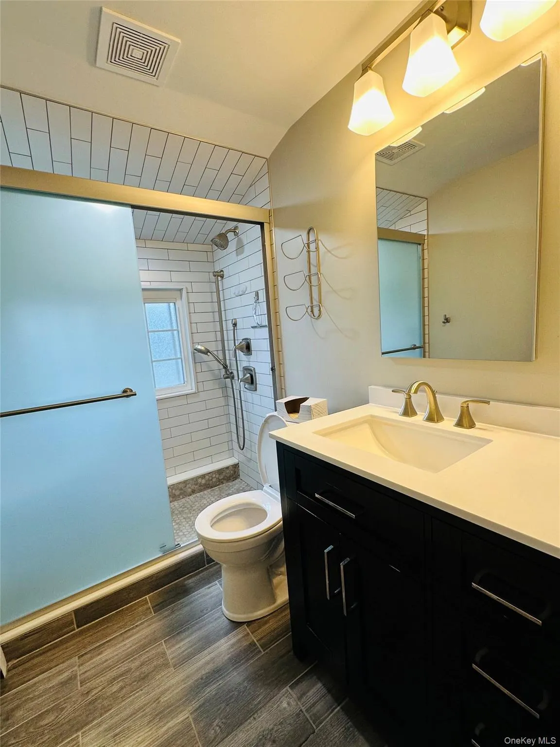 86 Shepherd Lane, Hempstead, NY, 5 Bedrooms Bedrooms, 11 Rooms Rooms,2 BathroomsBathrooms,Residential Lease,For Rent,Shepherd,0,1041388 86 Shepherd Lane, Hempstead, NY, 5 Bedrooms Bedrooms, 11 Rooms Rooms,2 BathroomsBathrooms,Residential Lease,For Rent,Shepherd,0,1041388
