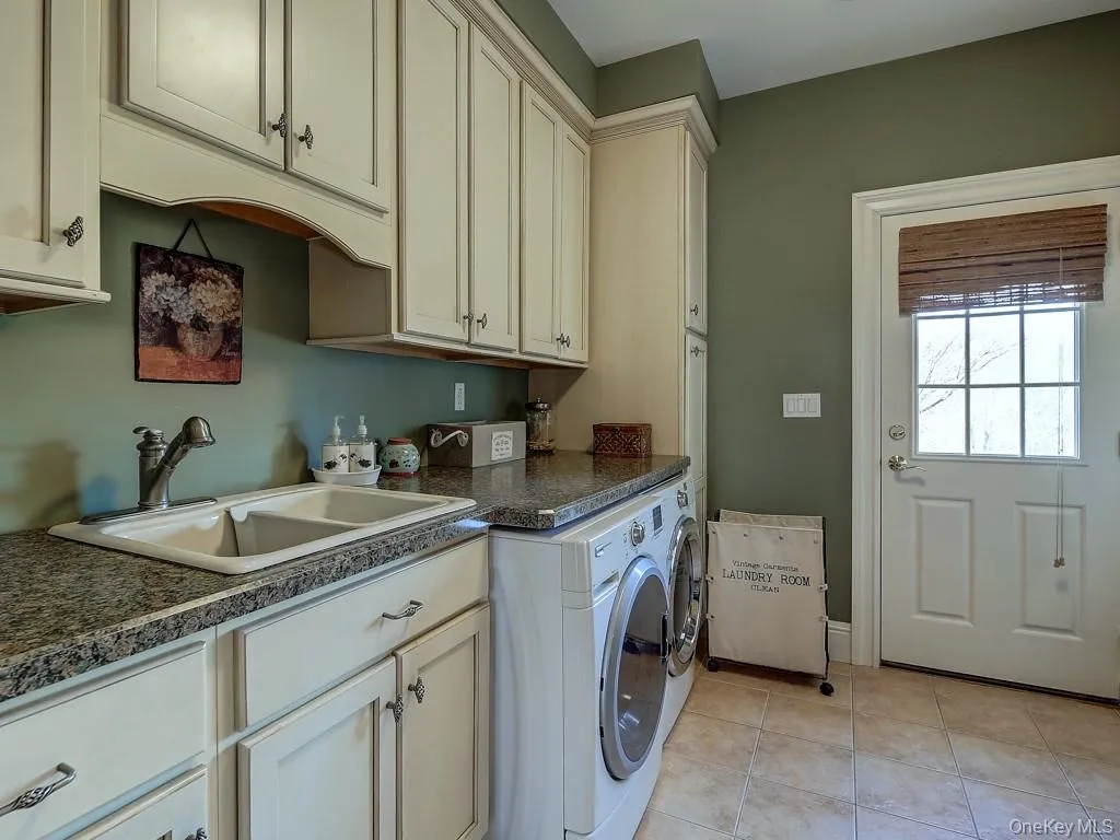 17 Constitution Court, Tuxedo, NY, 5 Bedrooms Bedrooms, 17 Rooms Rooms,4 BathroomsBathrooms,Residential,For Rent,Constitution,0,1041395 17 Constitution Court, Tuxedo, NY, 5 Bedrooms Bedrooms, 17 Rooms Rooms,4 BathroomsBathrooms,Residential,For Rent,Constitution,0,1041395