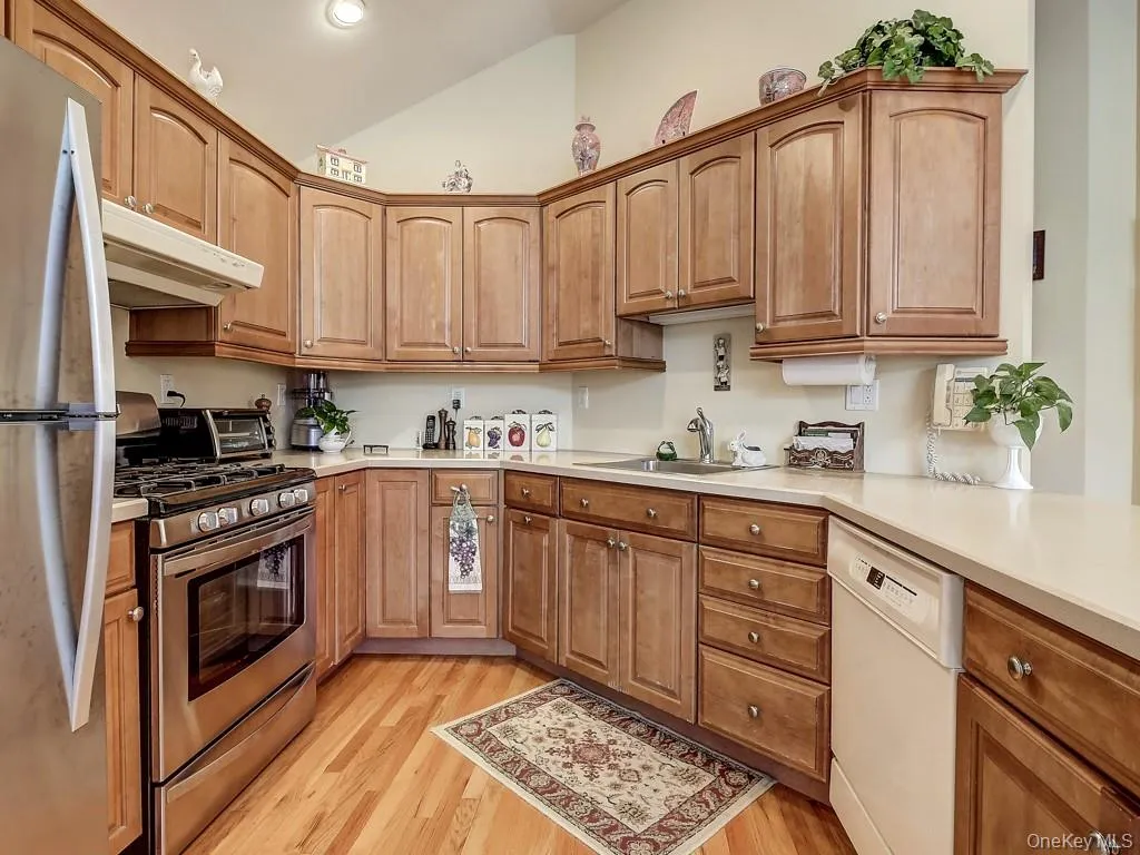 17 Constitution Court, Tuxedo, NY, 5 Bedrooms Bedrooms, 17 Rooms Rooms,4 BathroomsBathrooms,Residential,For Rent,Constitution,0,1041395 17 Constitution Court, Tuxedo, NY, 5 Bedrooms Bedrooms, 17 Rooms Rooms,4 BathroomsBathrooms,Residential,For Rent,Constitution,0,1041395
