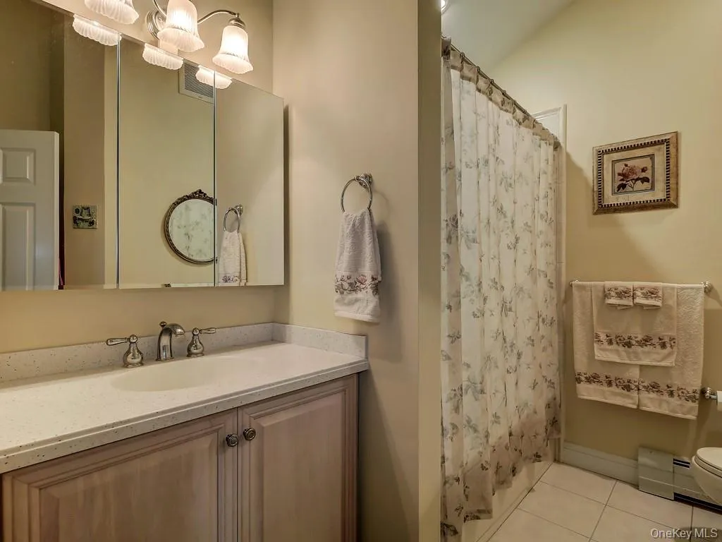 17 Constitution Court, Tuxedo, NY, 5 Bedrooms Bedrooms, 17 Rooms Rooms,4 BathroomsBathrooms,Residential,For Rent,Constitution,0,1041395 17 Constitution Court, Tuxedo, NY, 5 Bedrooms Bedrooms, 17 Rooms Rooms,4 BathroomsBathrooms,Residential,For Rent,Constitution,0,1041395